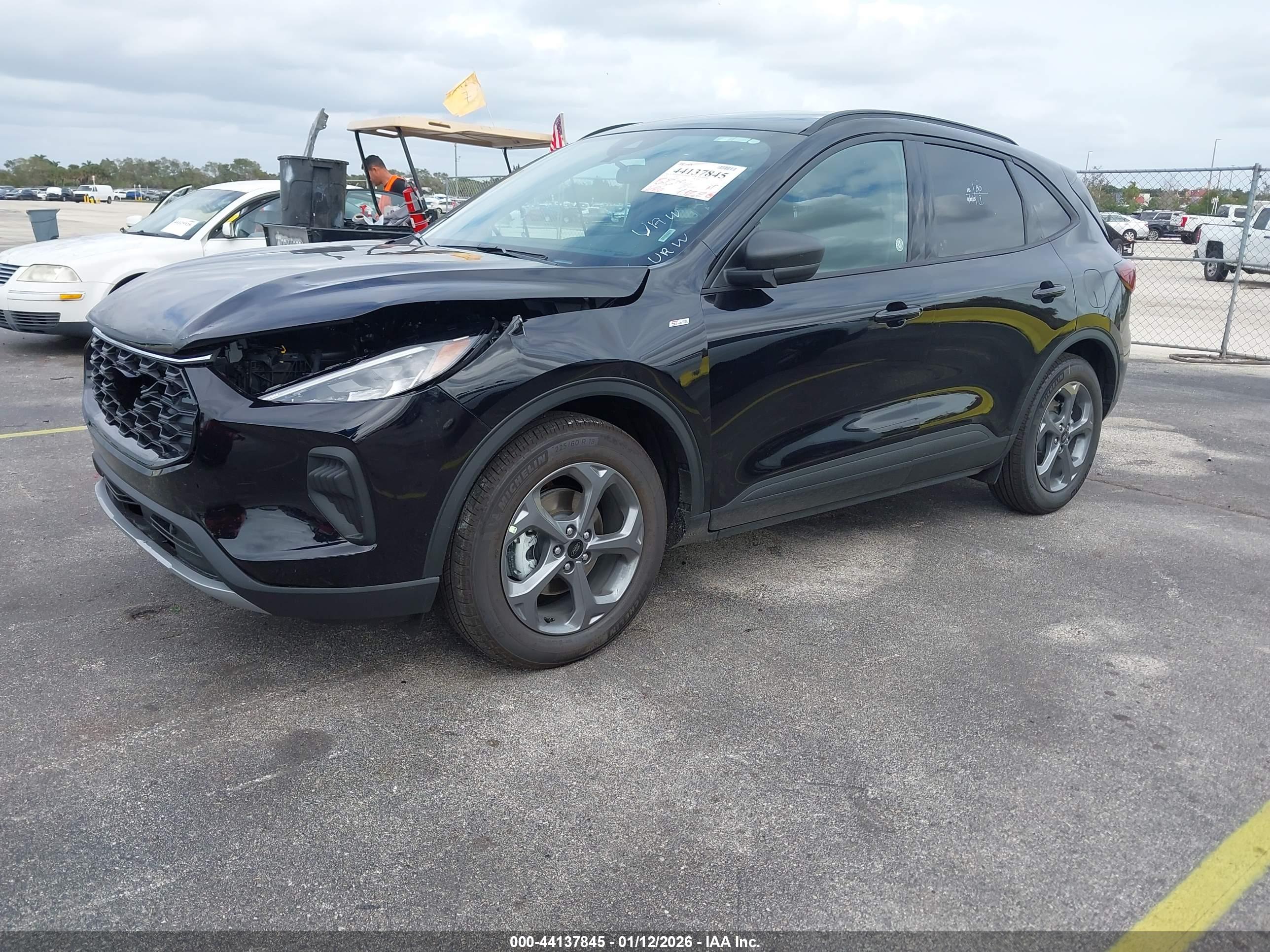 FORD ESCAPE image 2