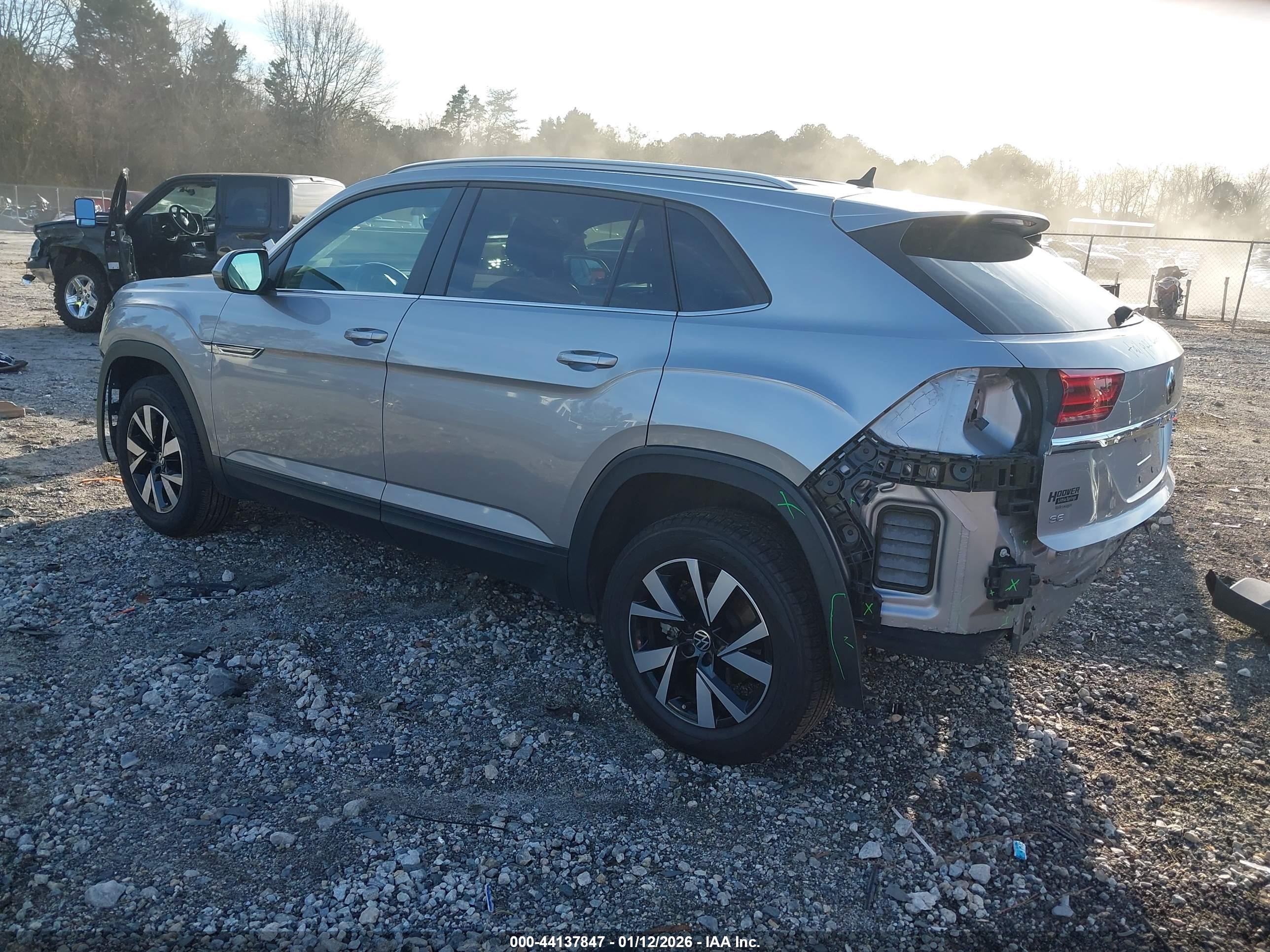 VOLKSWAGEN ATLAS image 3