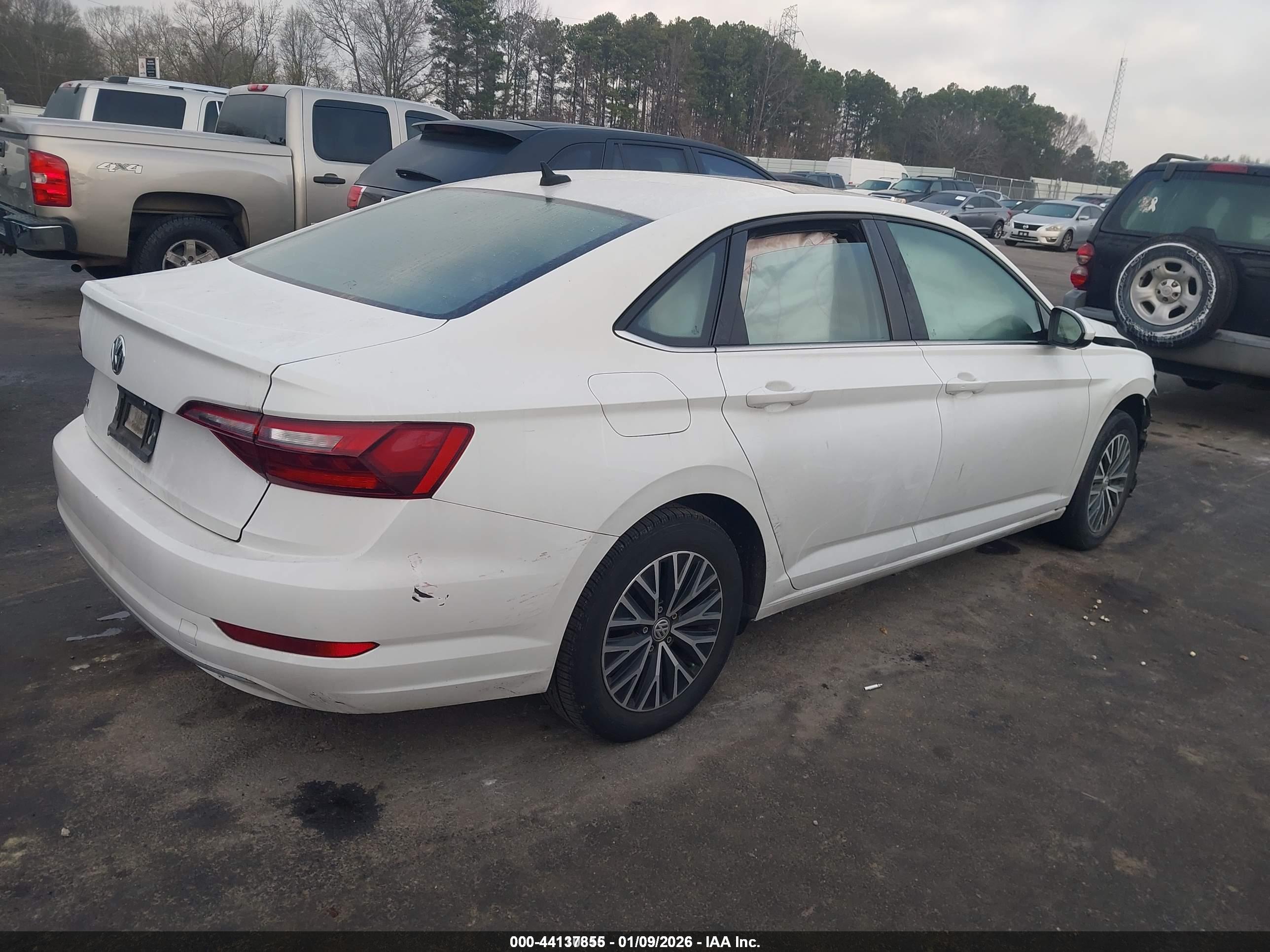 VOLKSWAGEN JETTA image 4