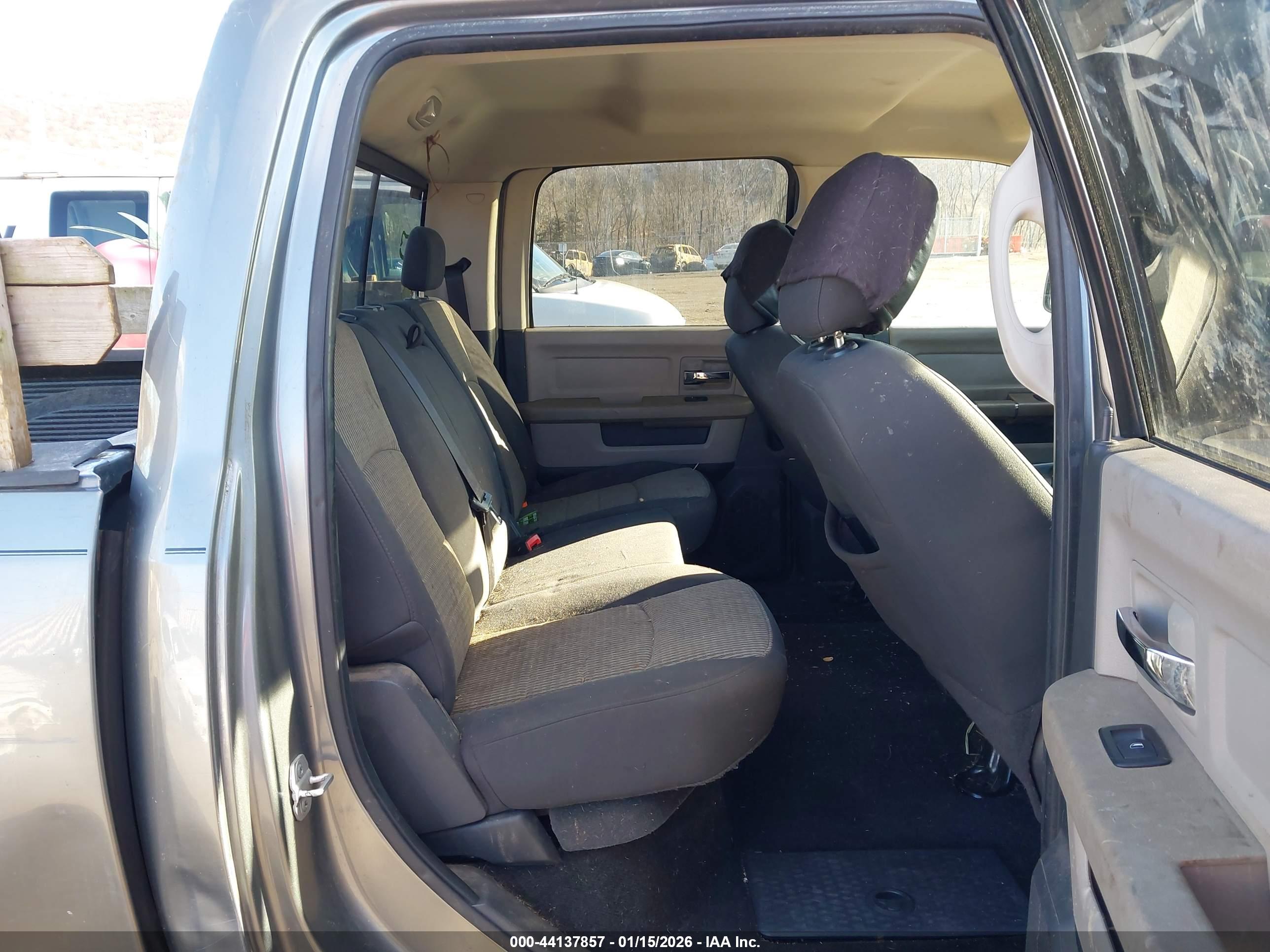 DODGE RAM image 8