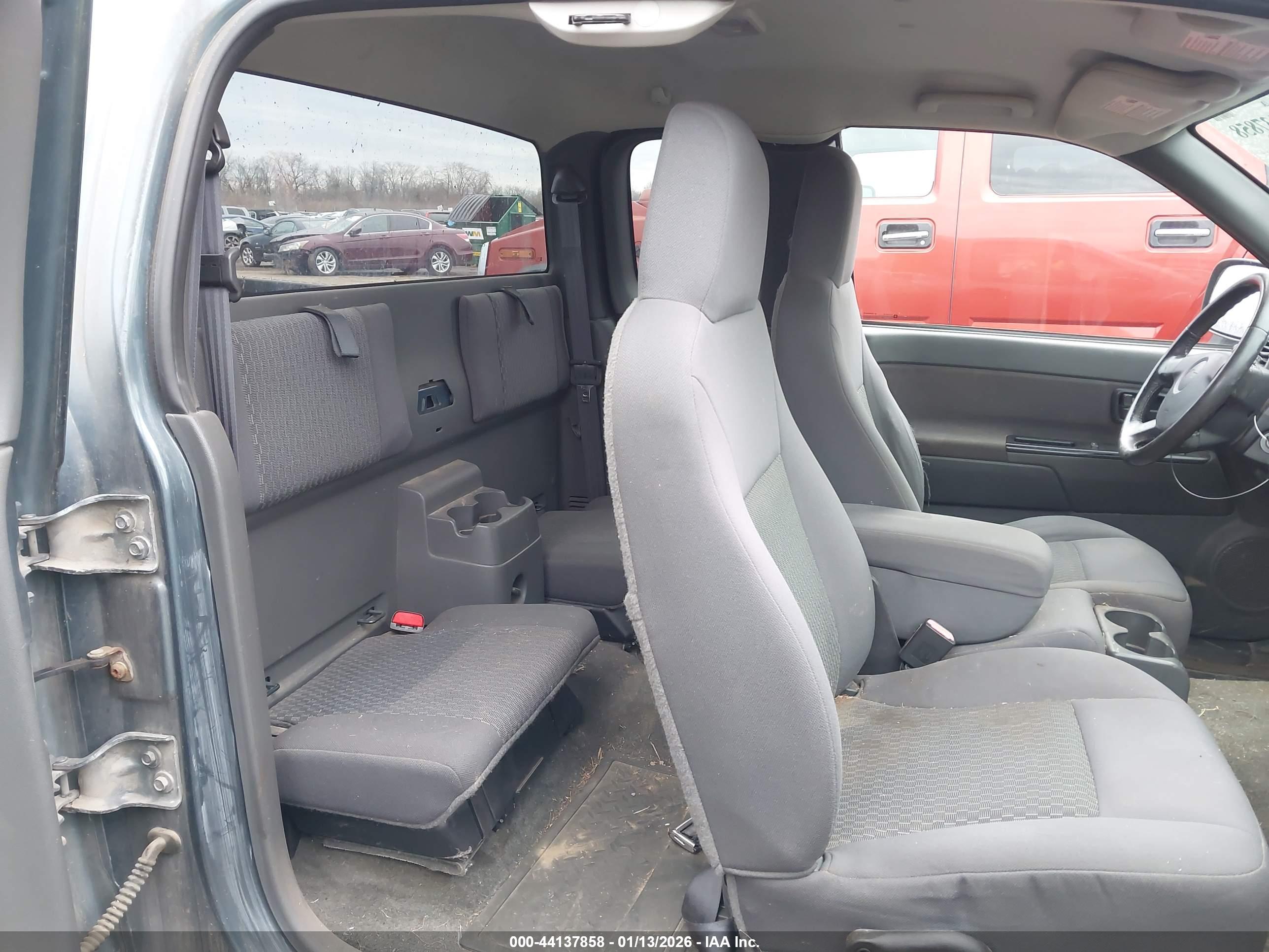 CHEVROLET COLORADO image 8