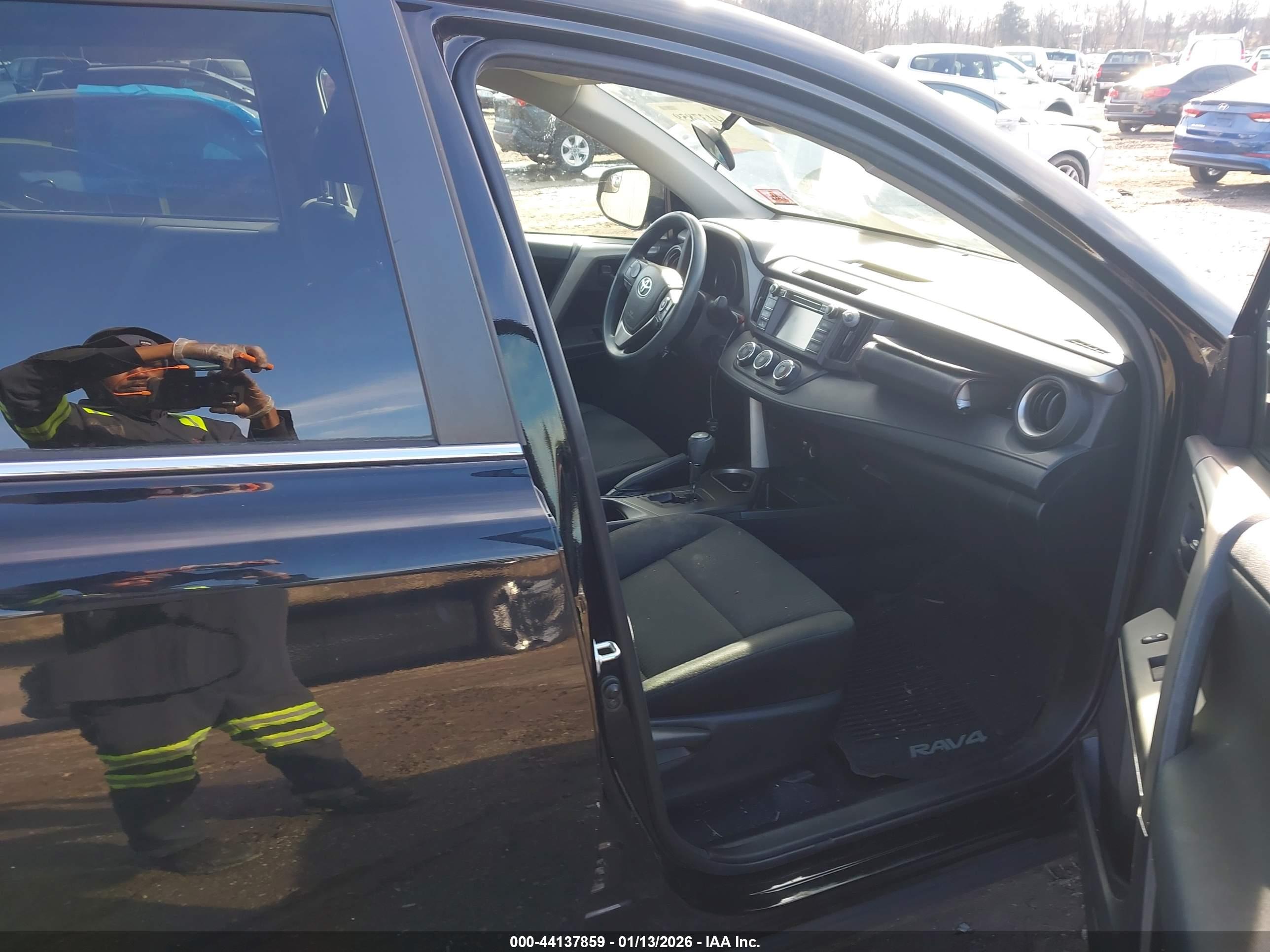 TOYOTA RAV4 image 5