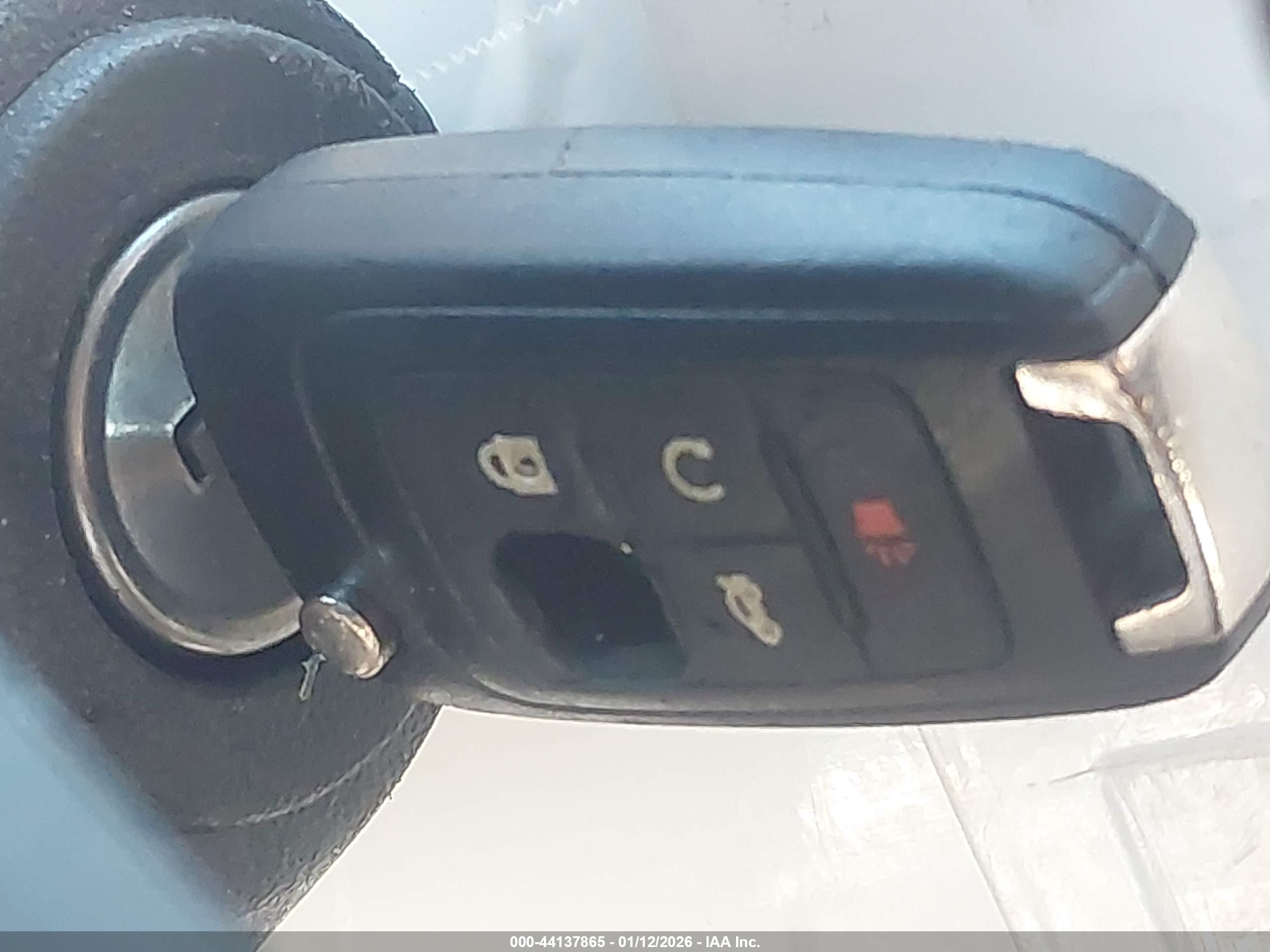 GMC TERRAIN image 11