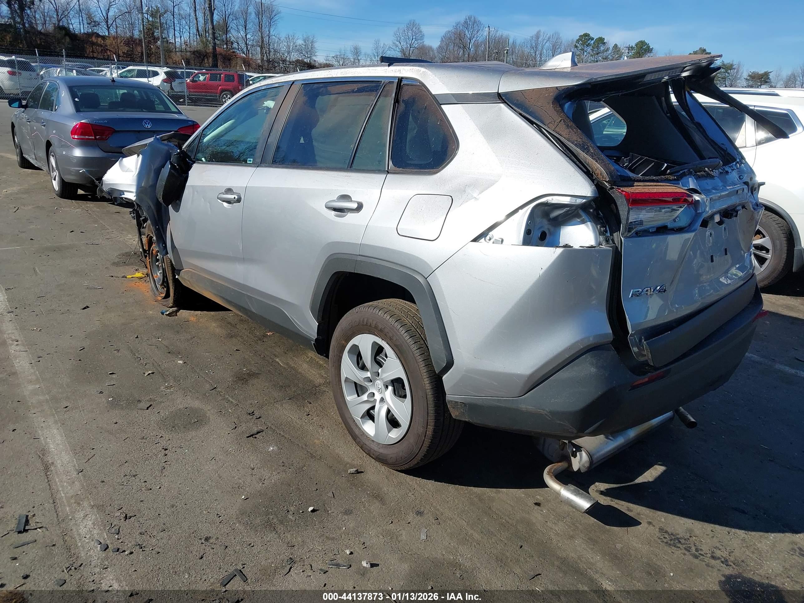 TOYOTA RAV4 image 3