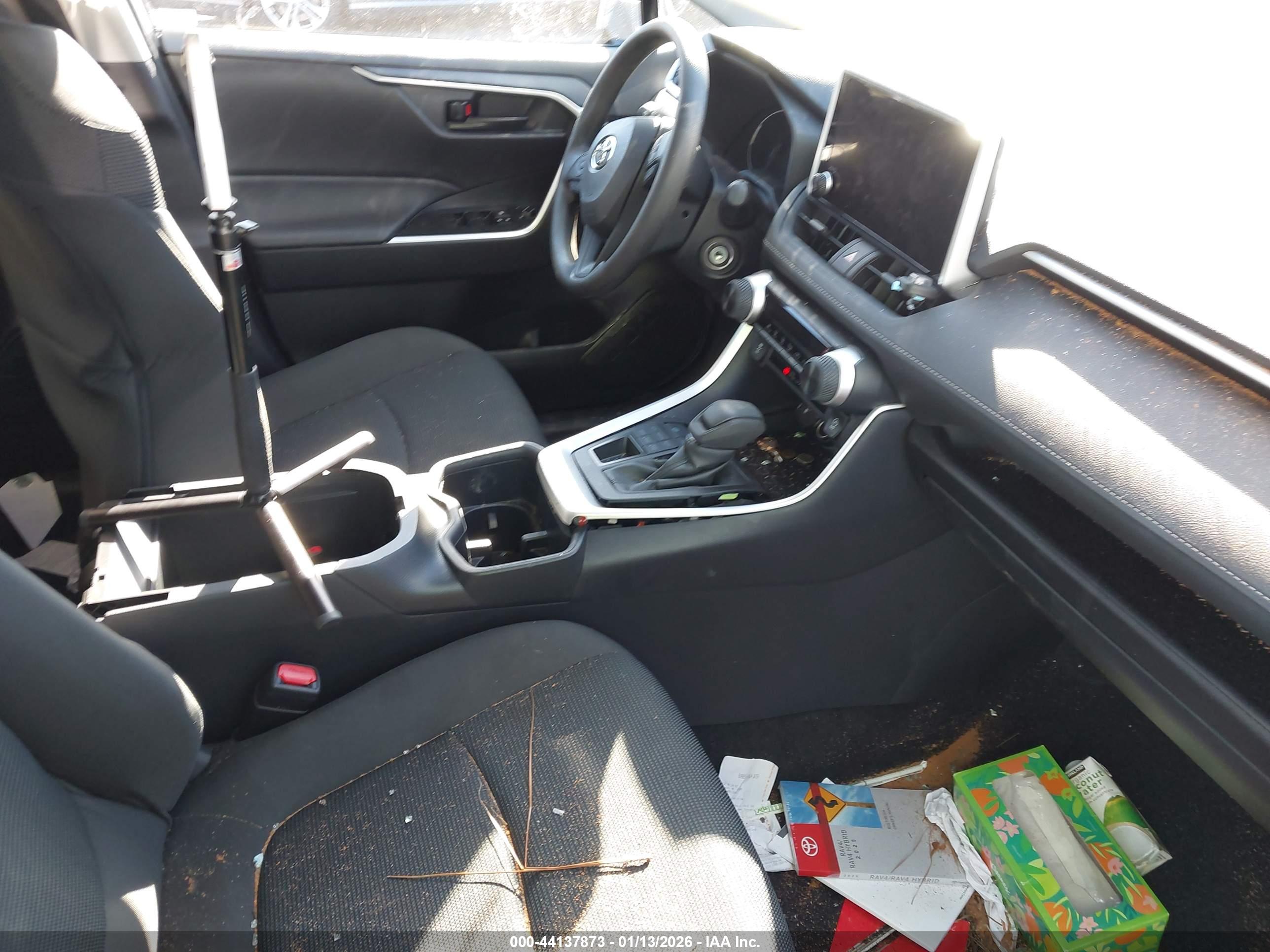 TOYOTA RAV4 image 5
