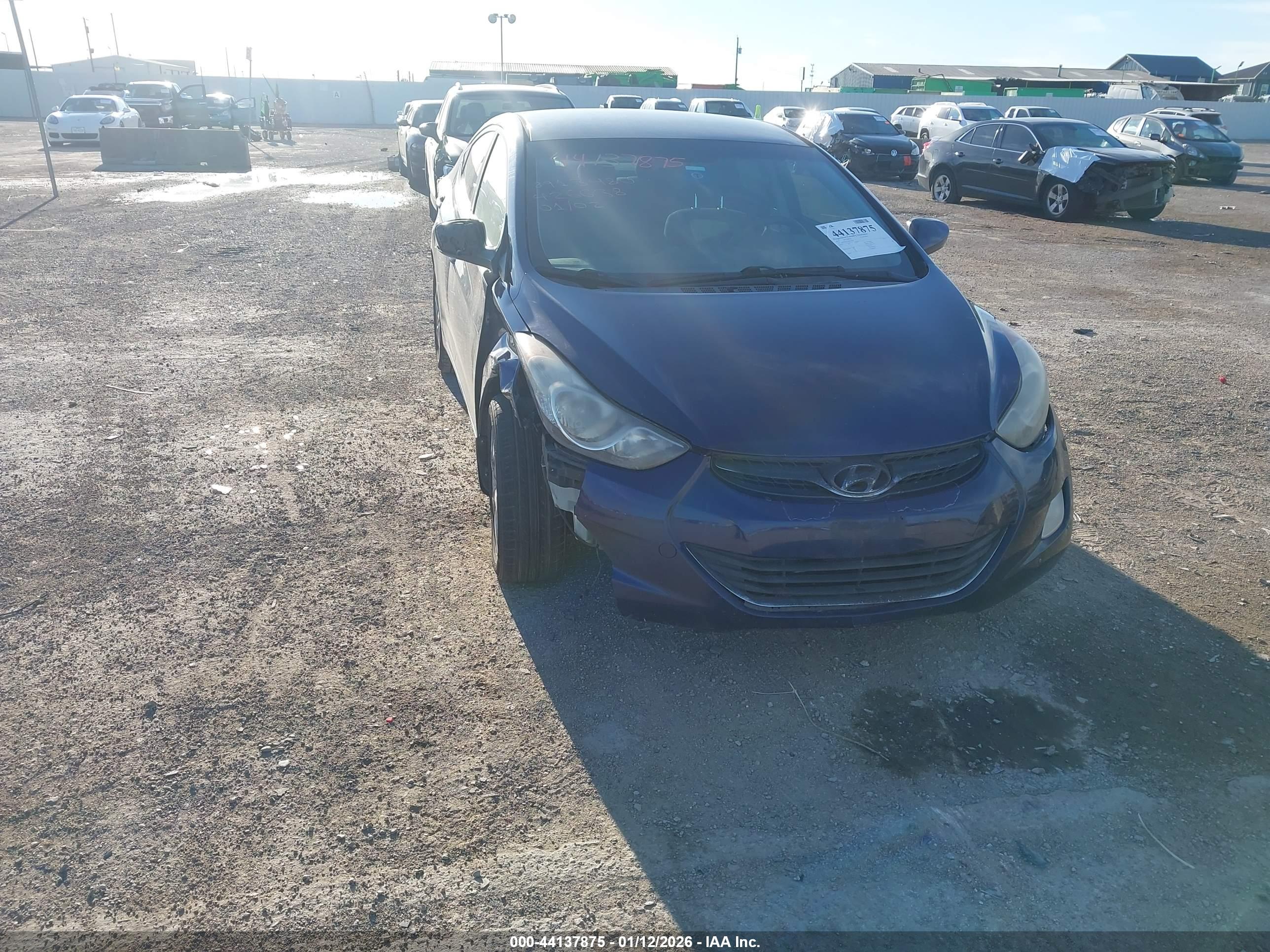 HYUNDAI ELANTRA image 6
