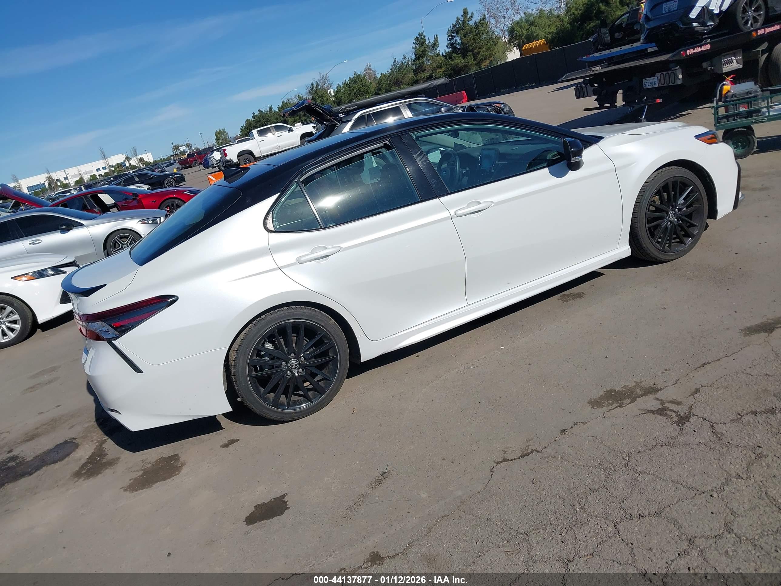 TOYOTA CAMRY image 4