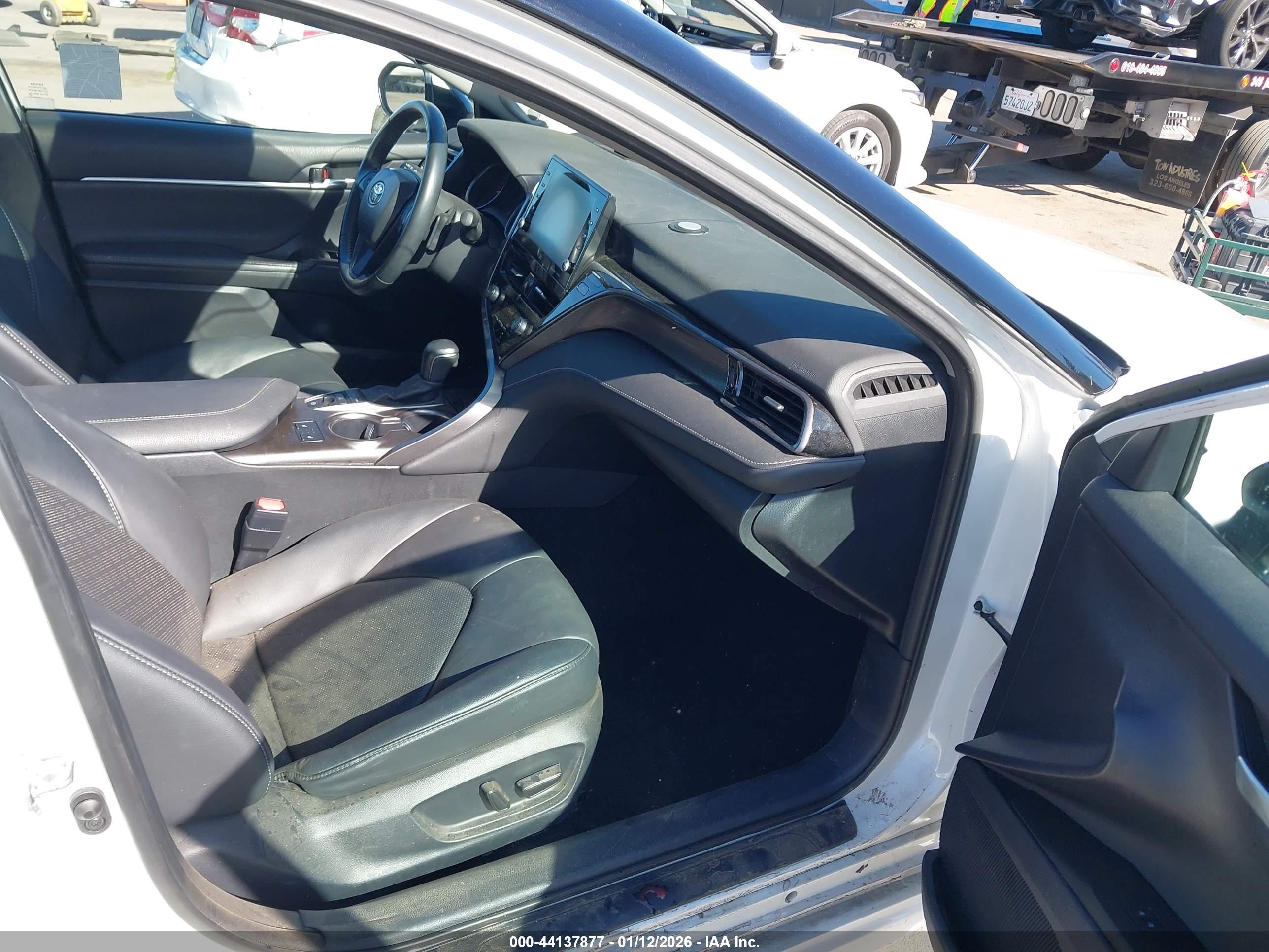 TOYOTA CAMRY image 5