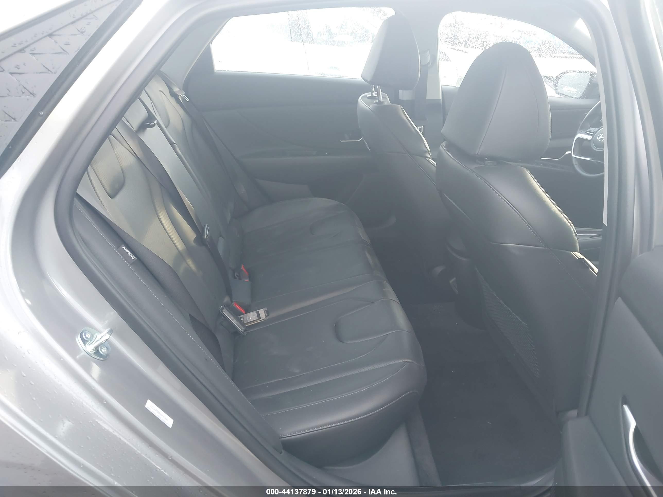HYUNDAI ELANTRA image 8