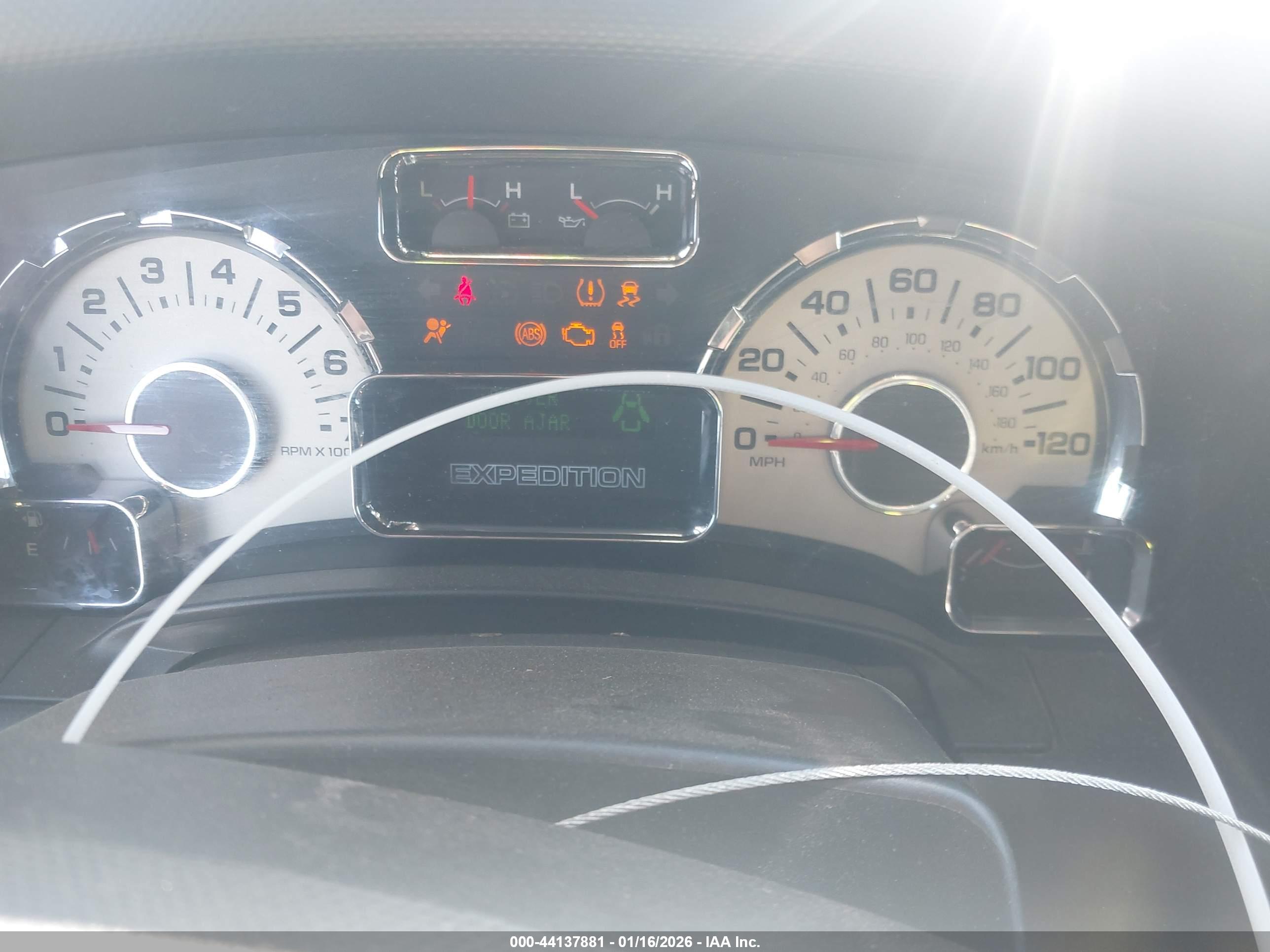 FORD EXPEDITION image 7
