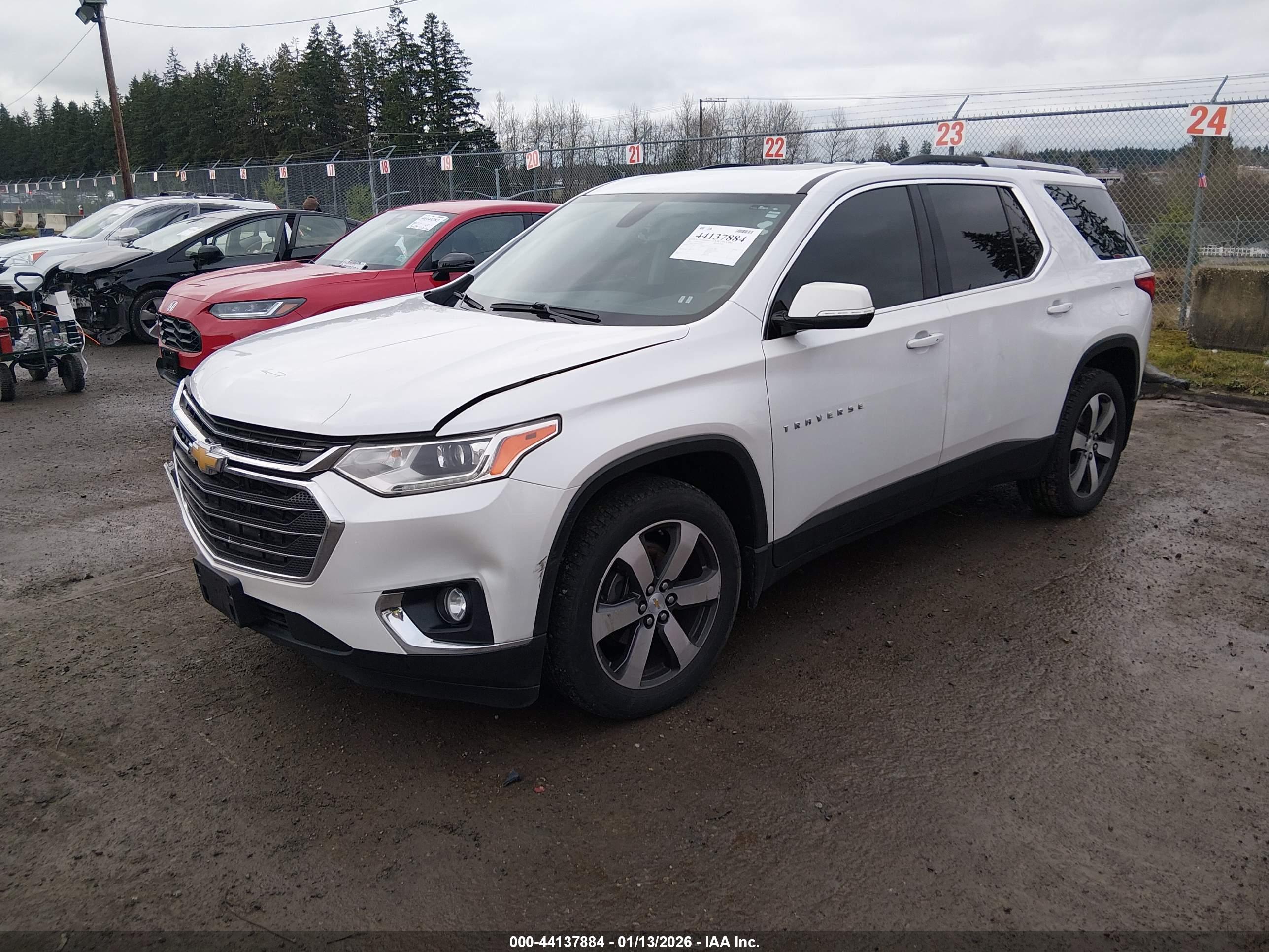 CHEVROLET TRAVERSE image 2