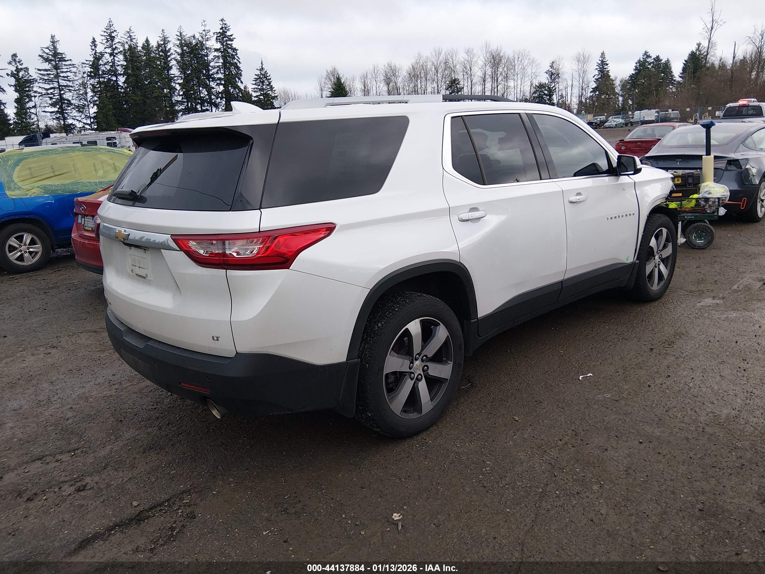 CHEVROLET TRAVERSE image 4