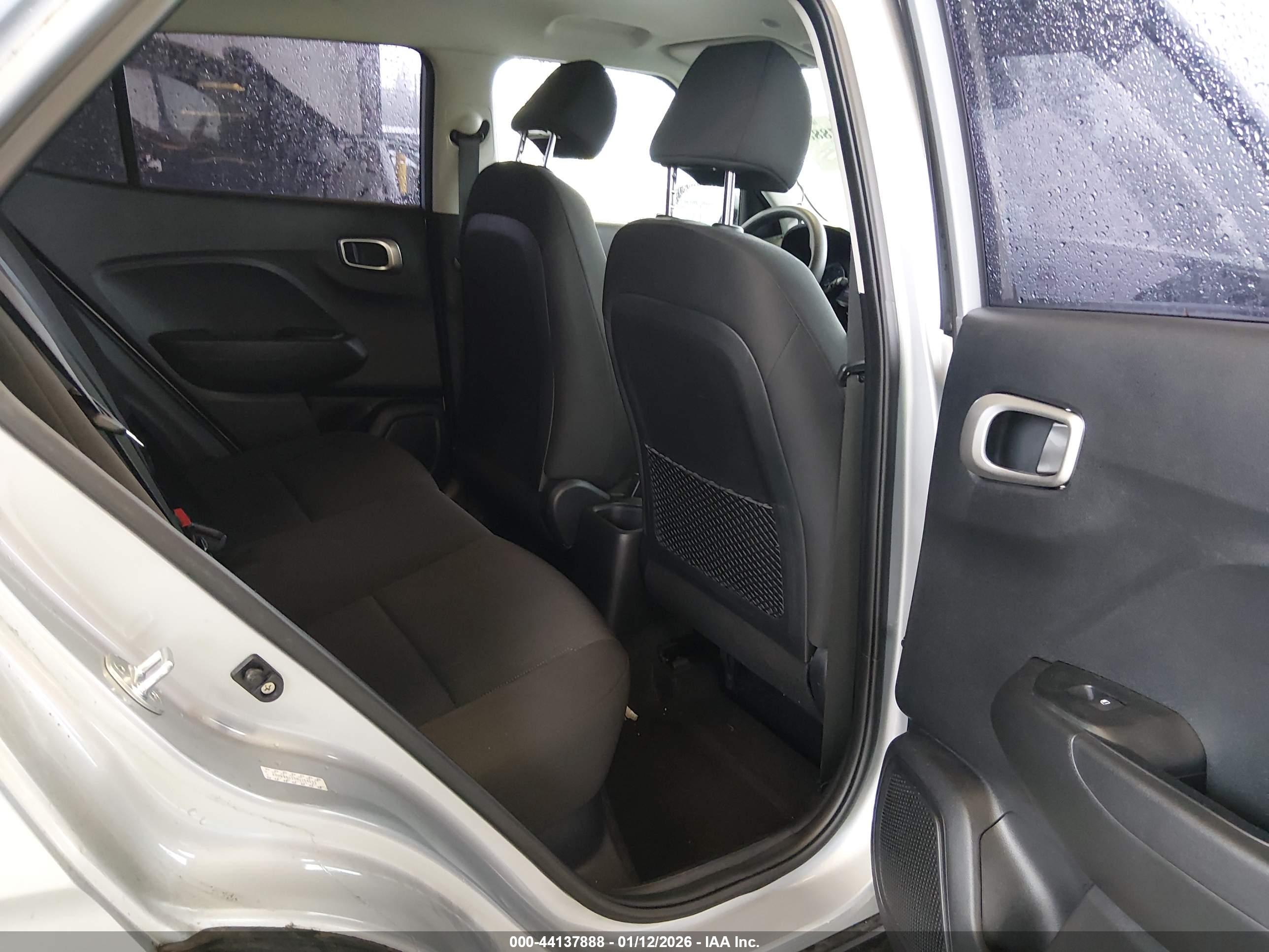 HYUNDAI VENUE image 8