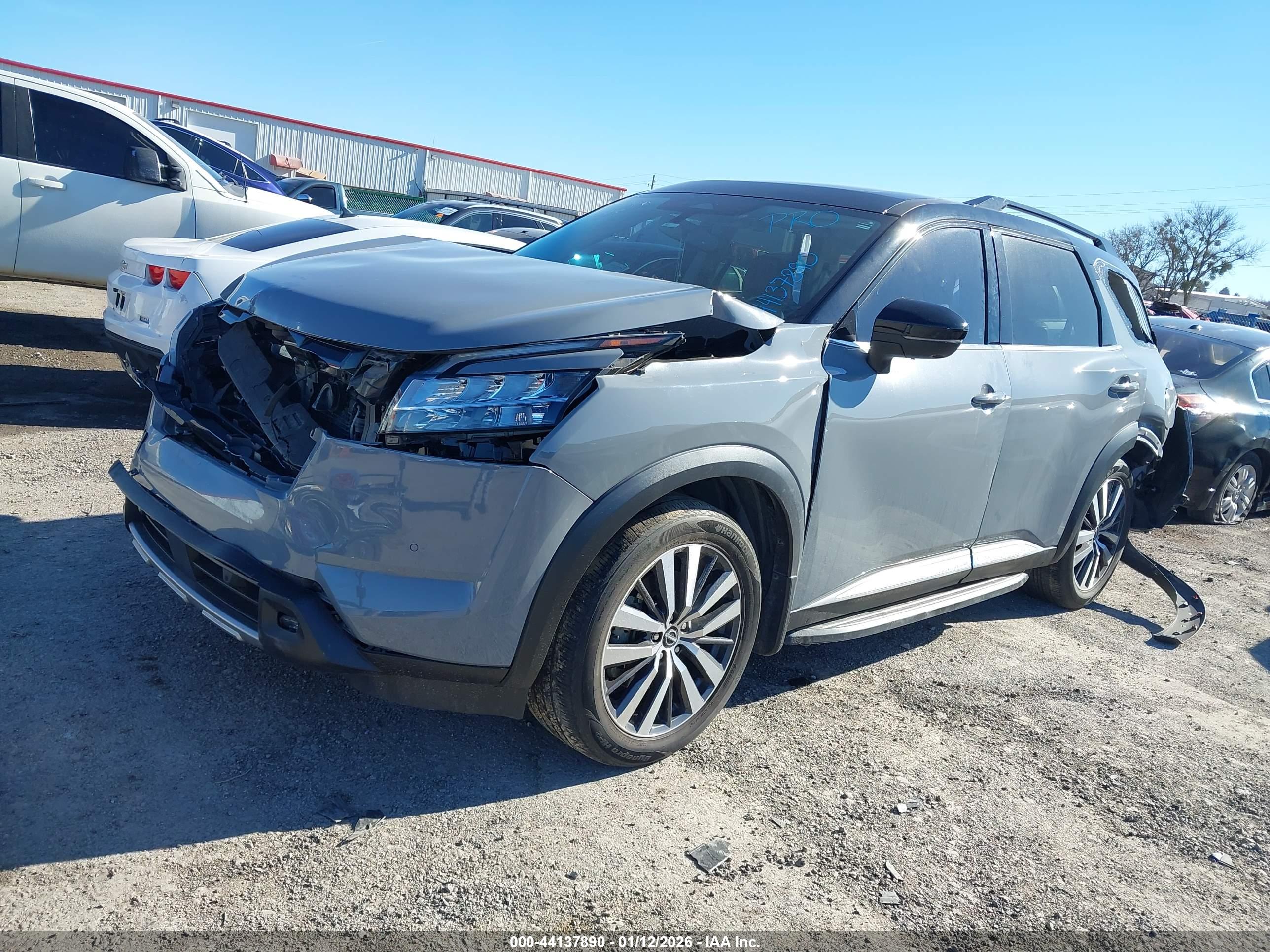 NISSAN PATHFINDER image 2