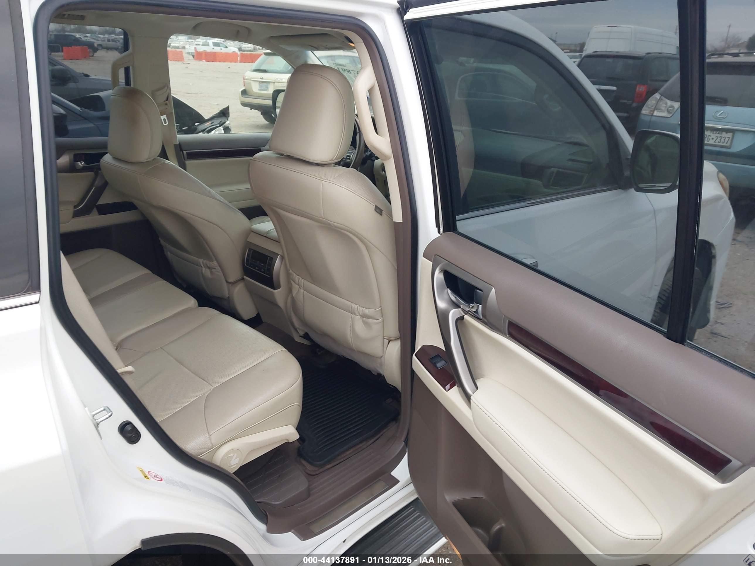 LEXUS GX image 8