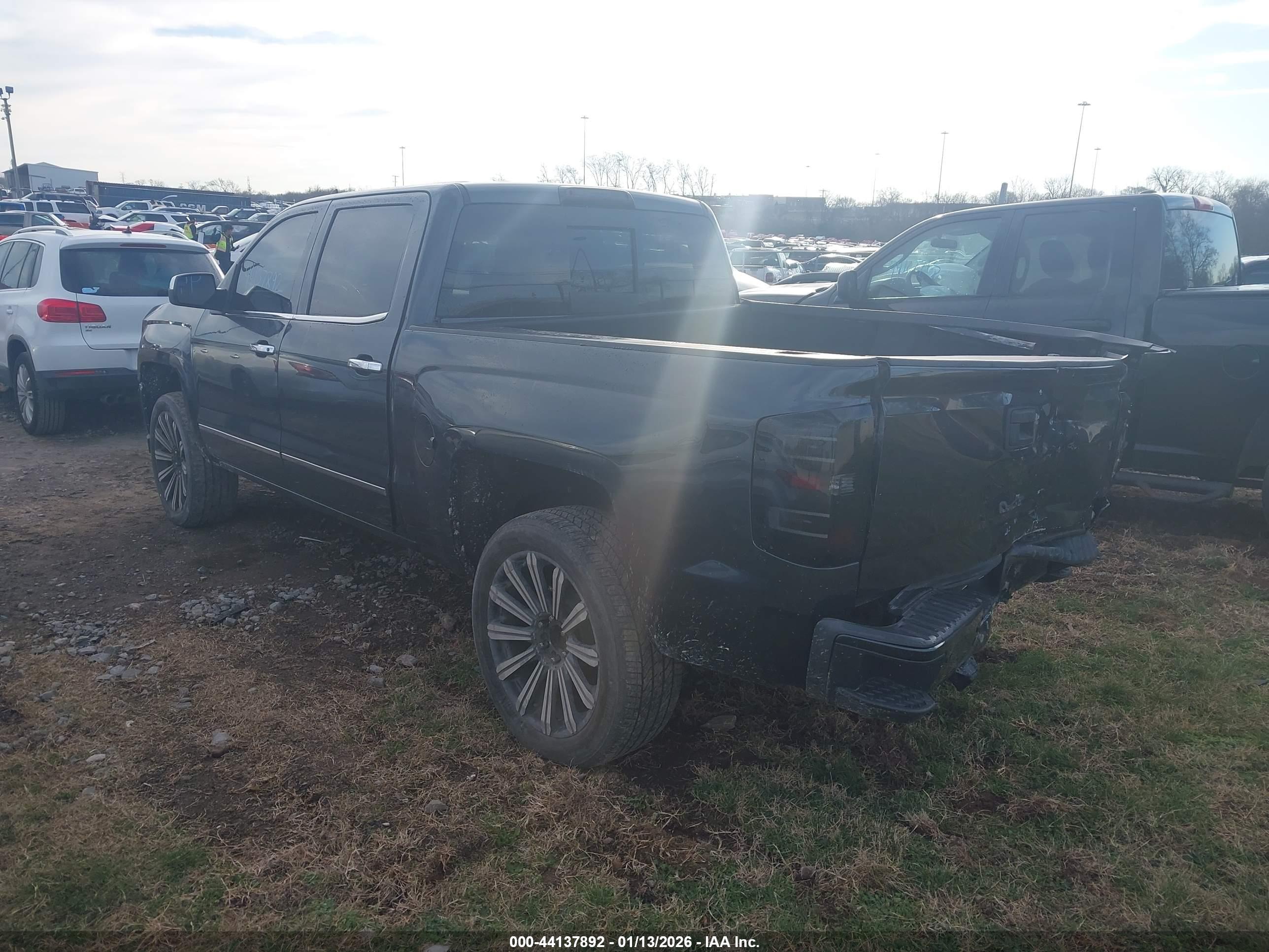 CHEVROLET SILVERADO image 3