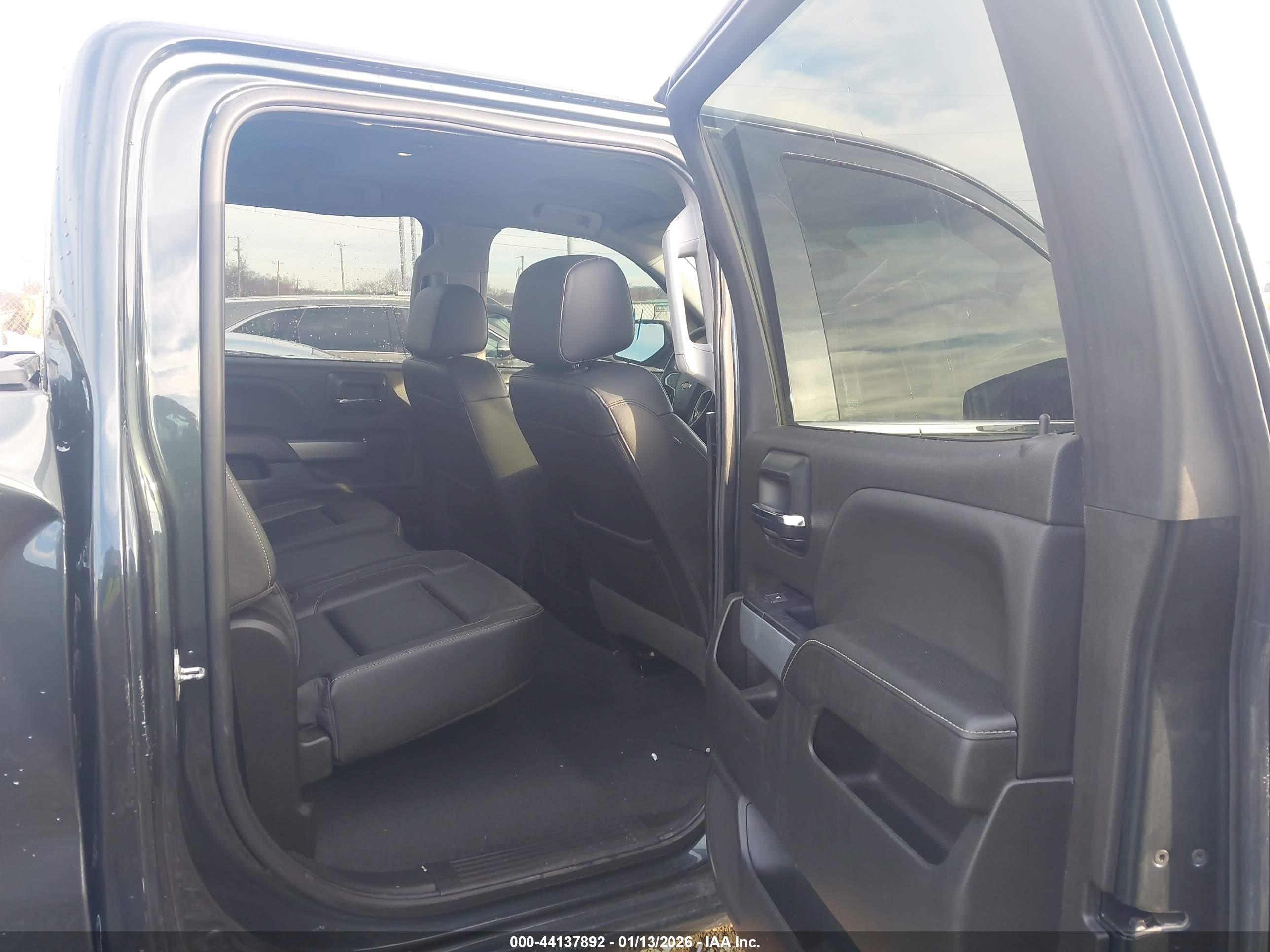 CHEVROLET SILVERADO image 8