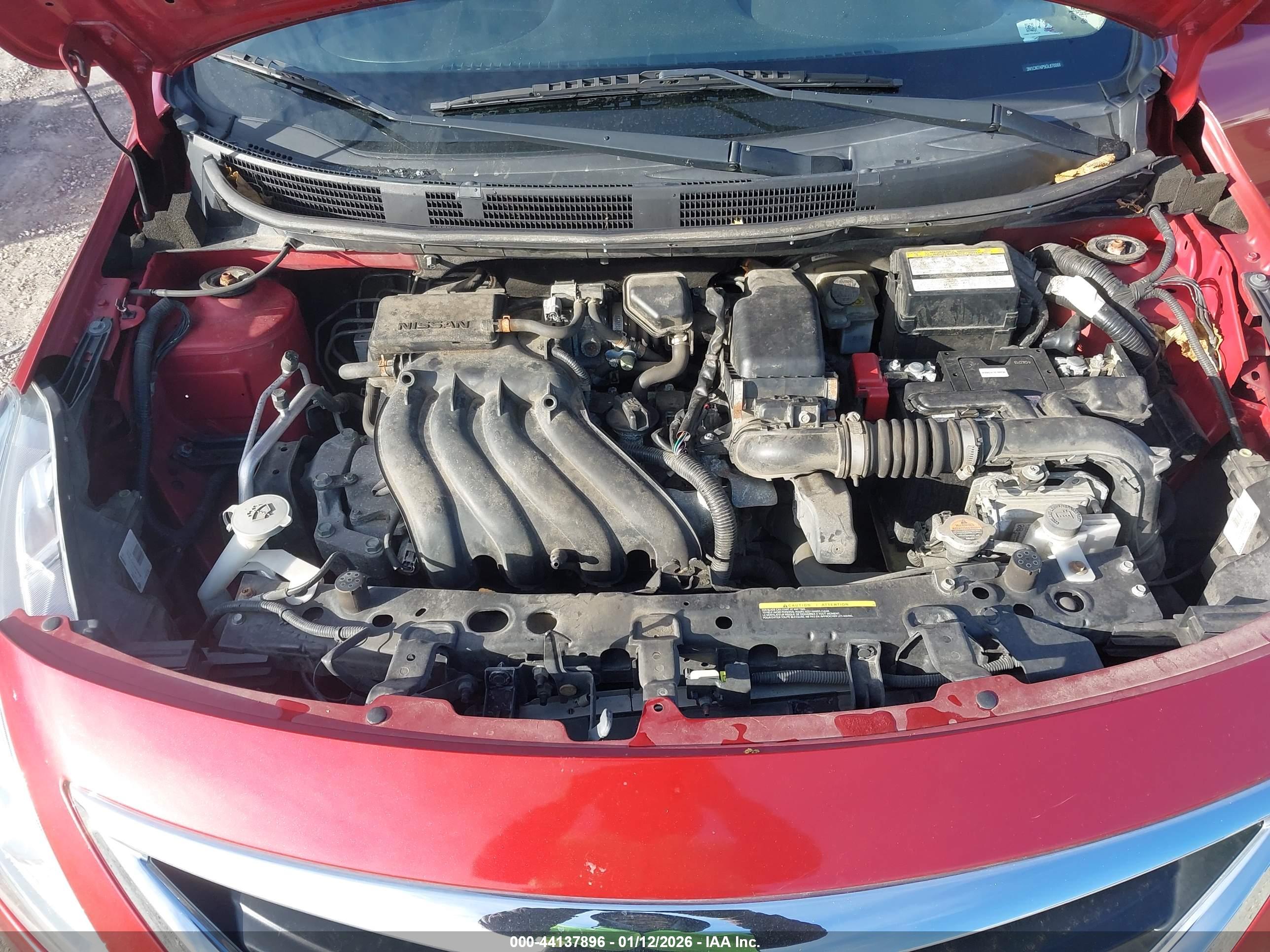 NISSAN VERSA image 10