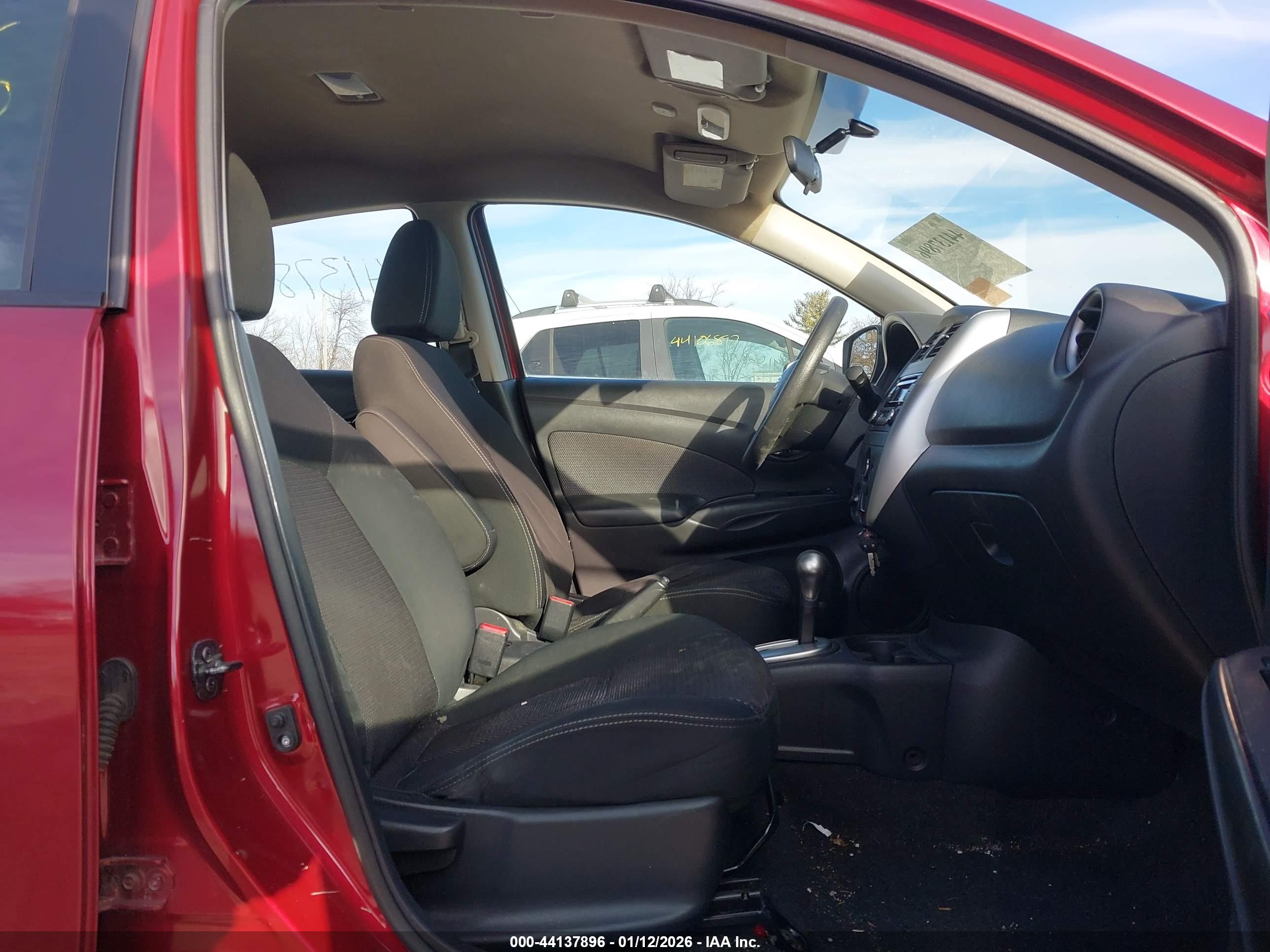 NISSAN VERSA image 5