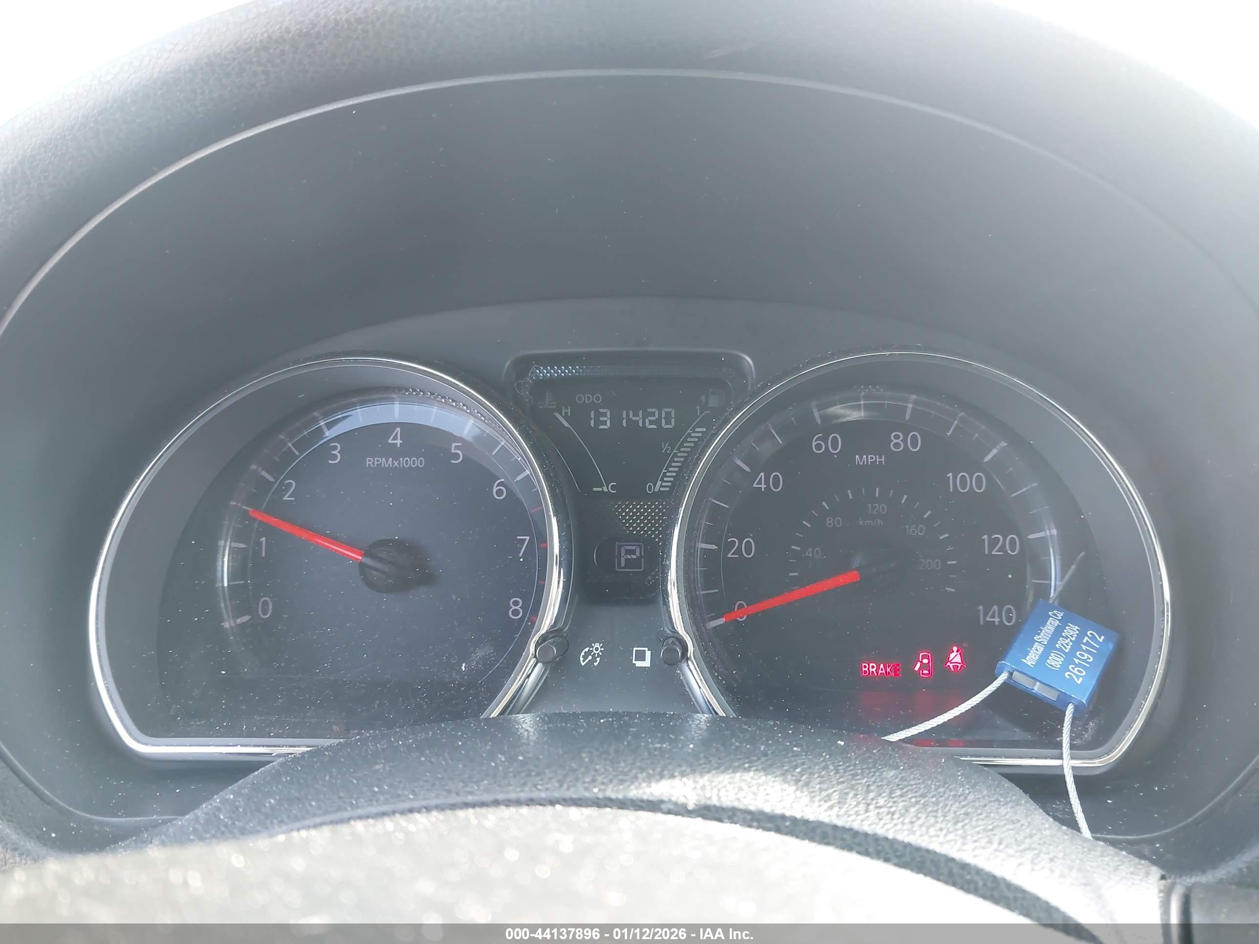 NISSAN VERSA image 7