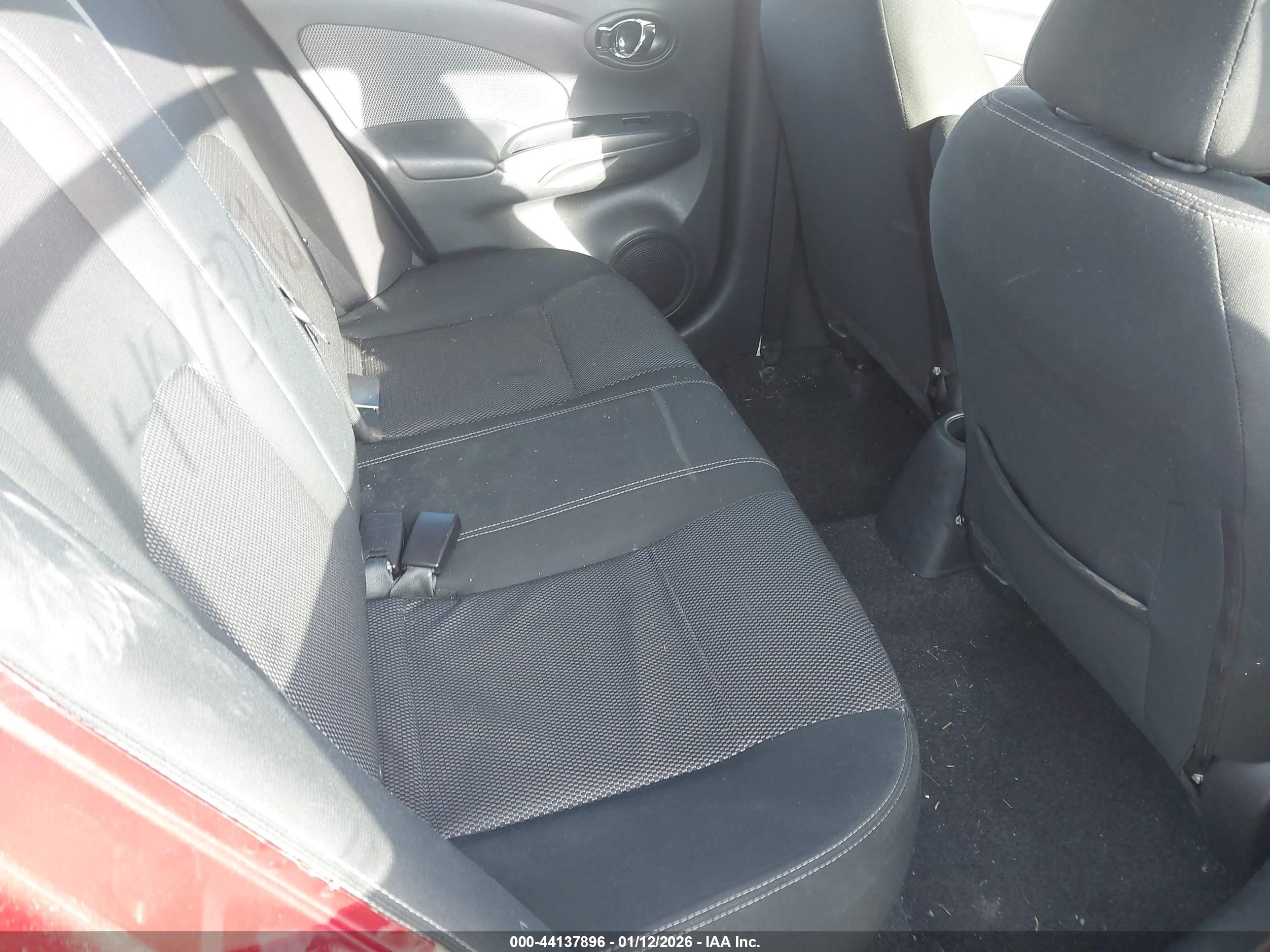 NISSAN VERSA image 8