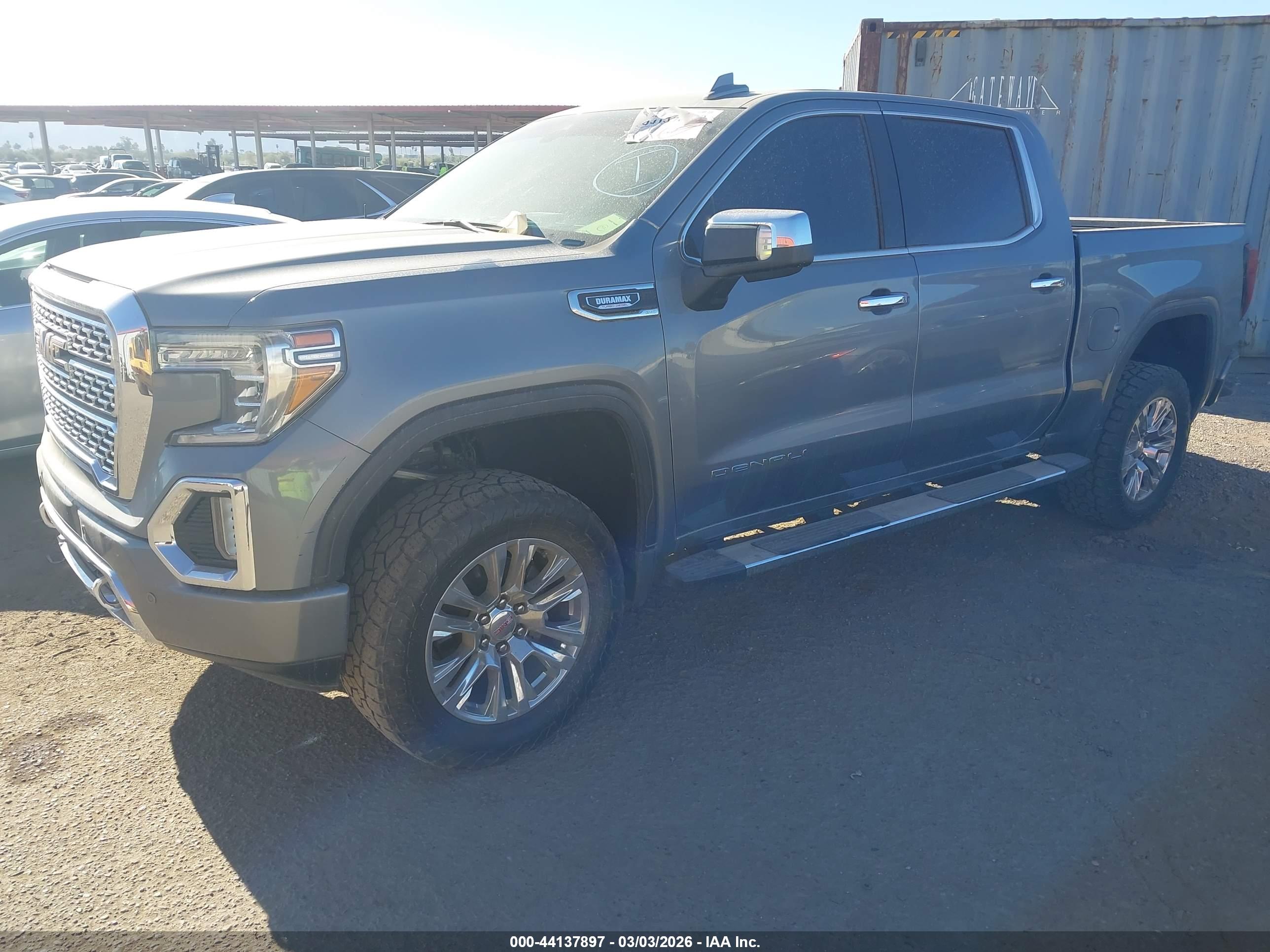 GMC SIERRA image 2