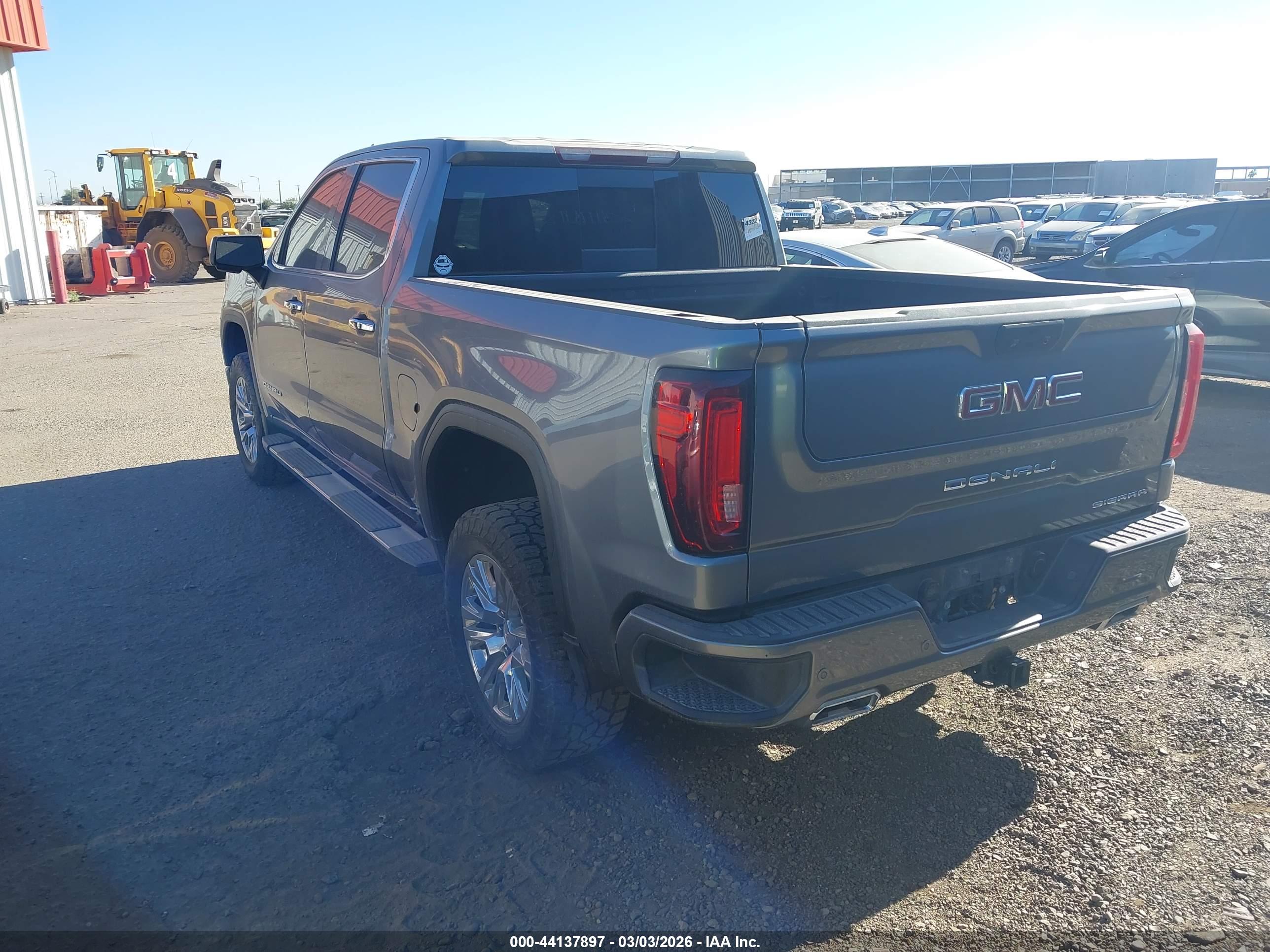 GMC SIERRA image 3