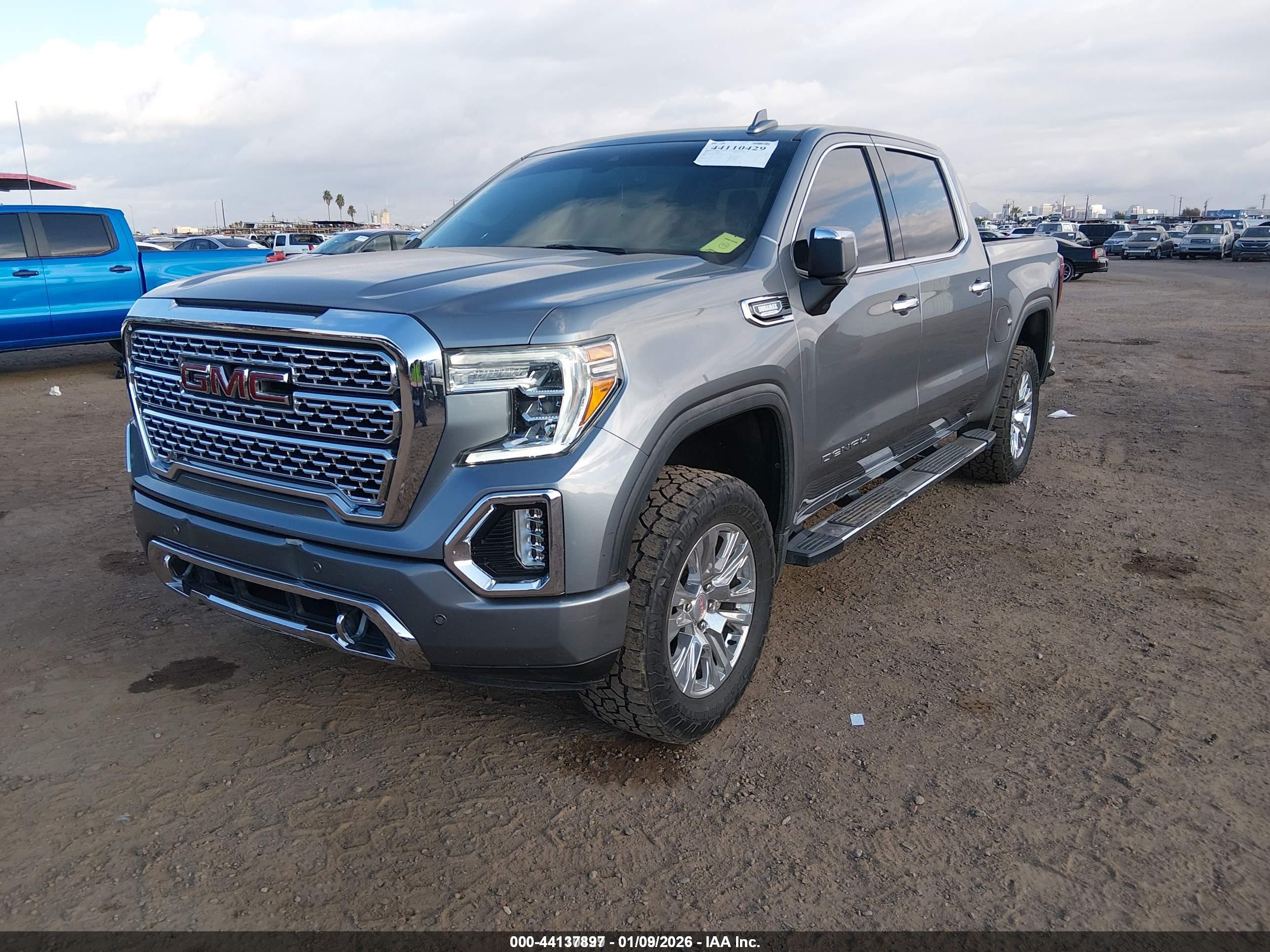 GMC SIERRA image 6