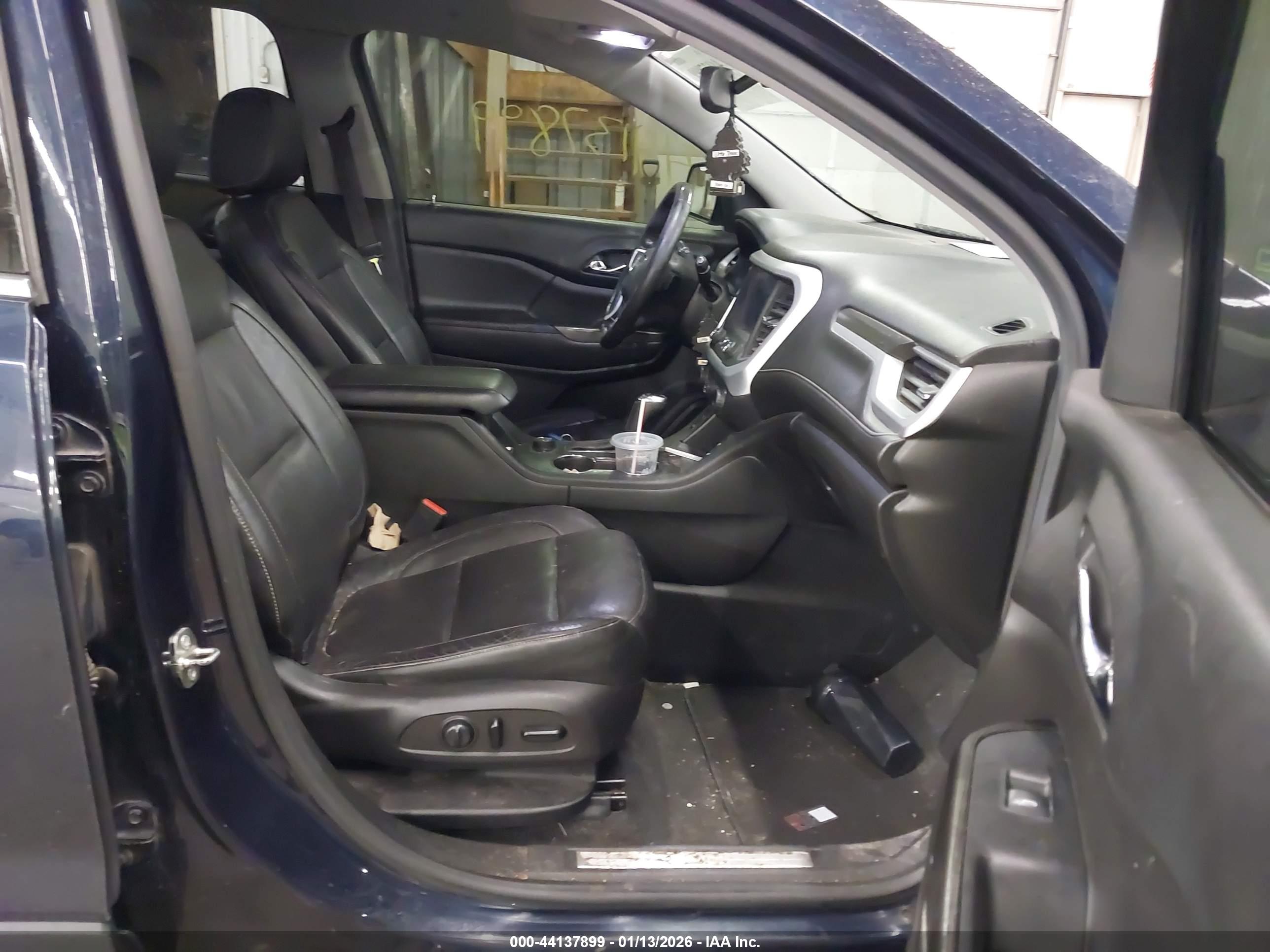 GMC ACADIA image 5