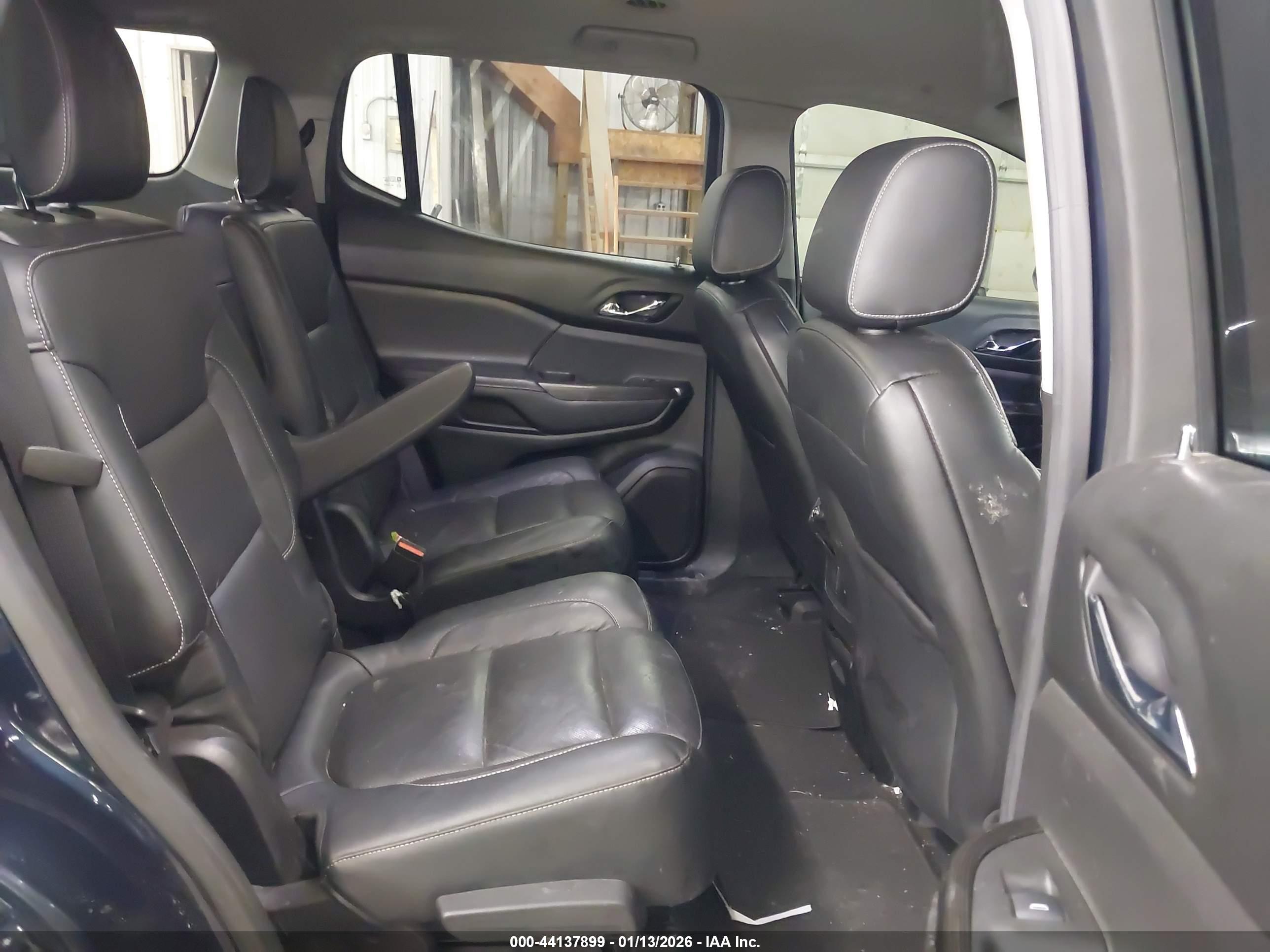 GMC ACADIA image 8