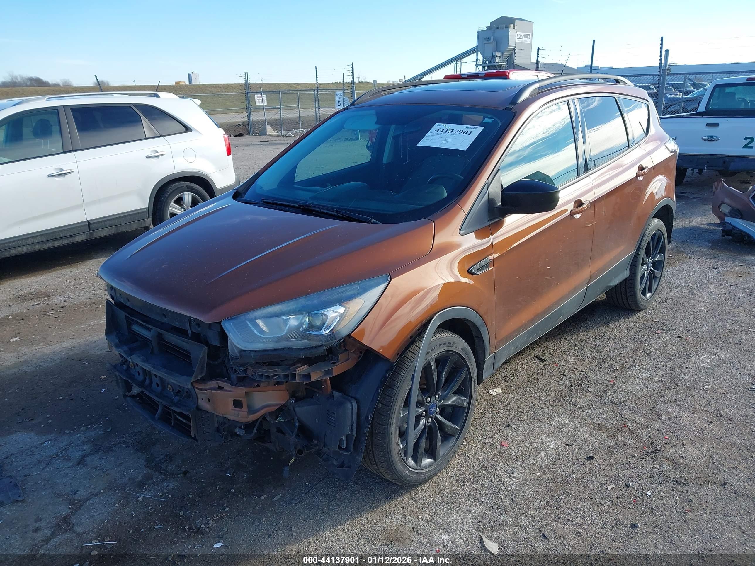 FORD ESCAPE image 2