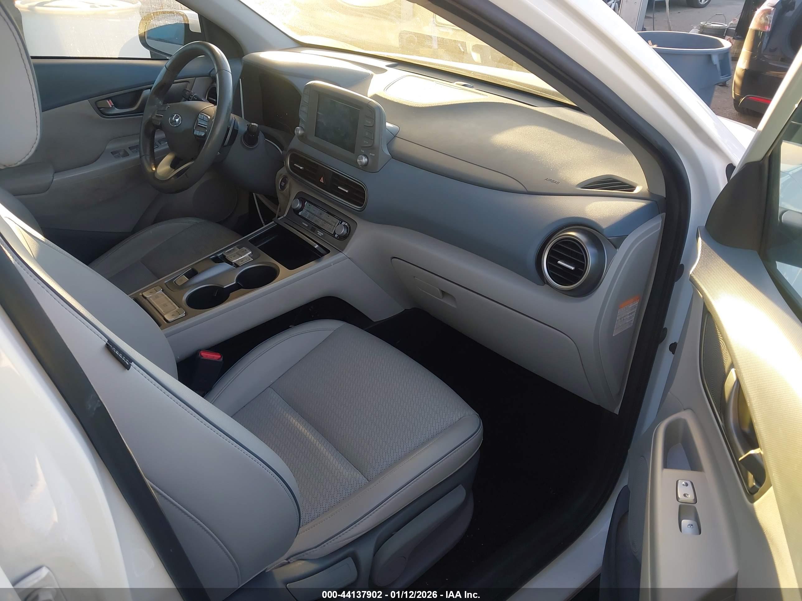 HYUNDAI KONA image 5