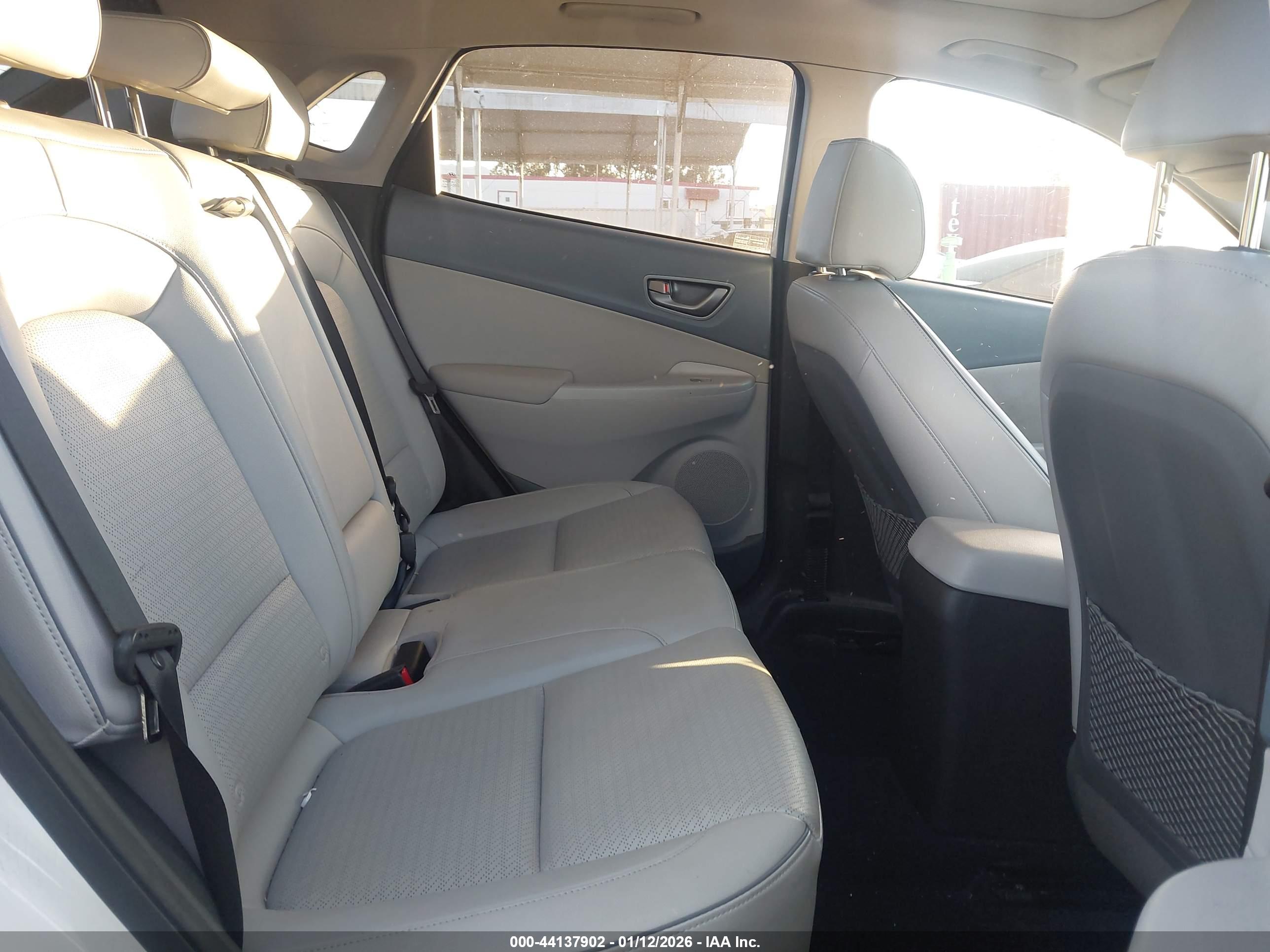 HYUNDAI KONA image 8