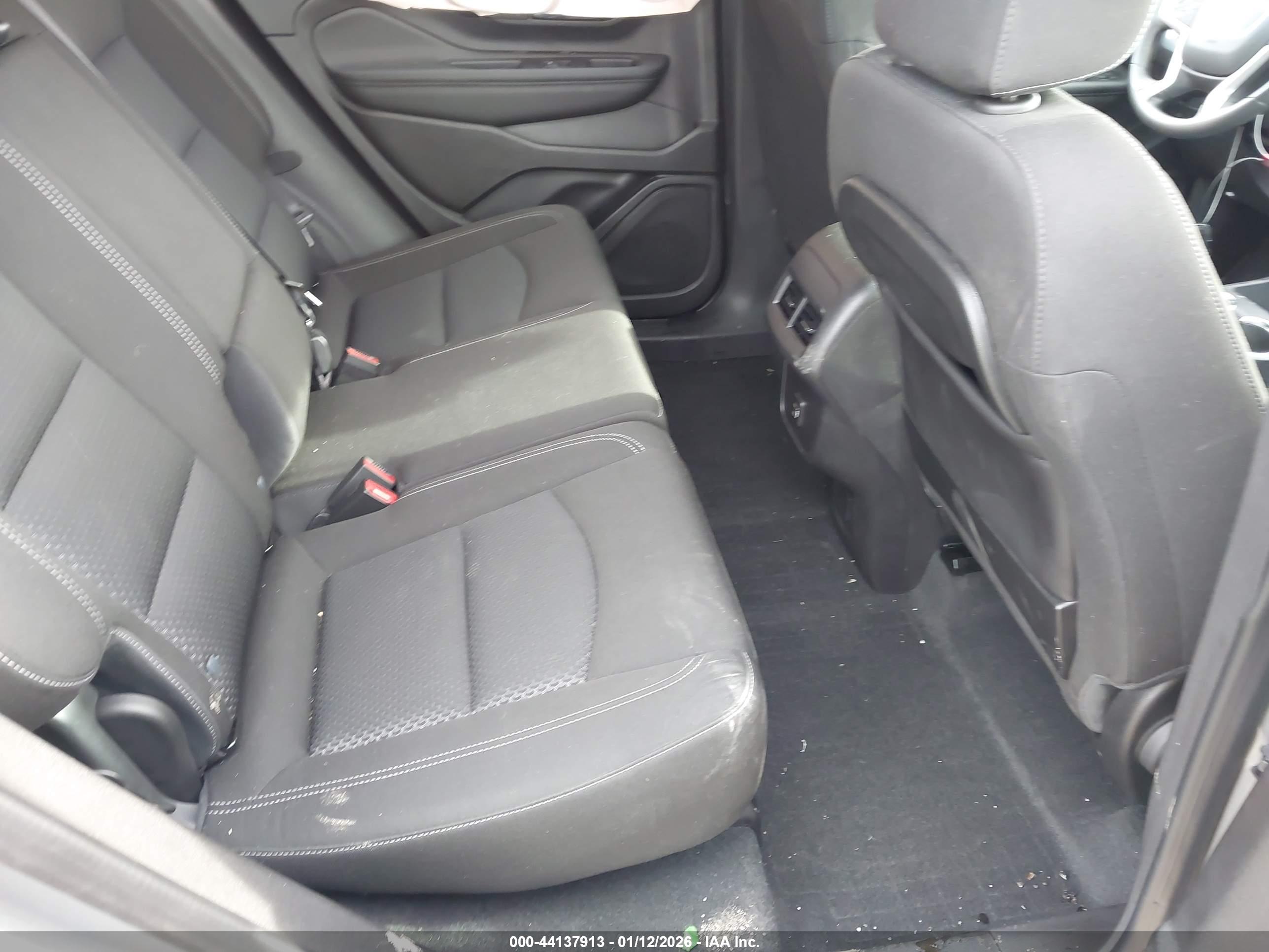 GMC TERRAIN image 8