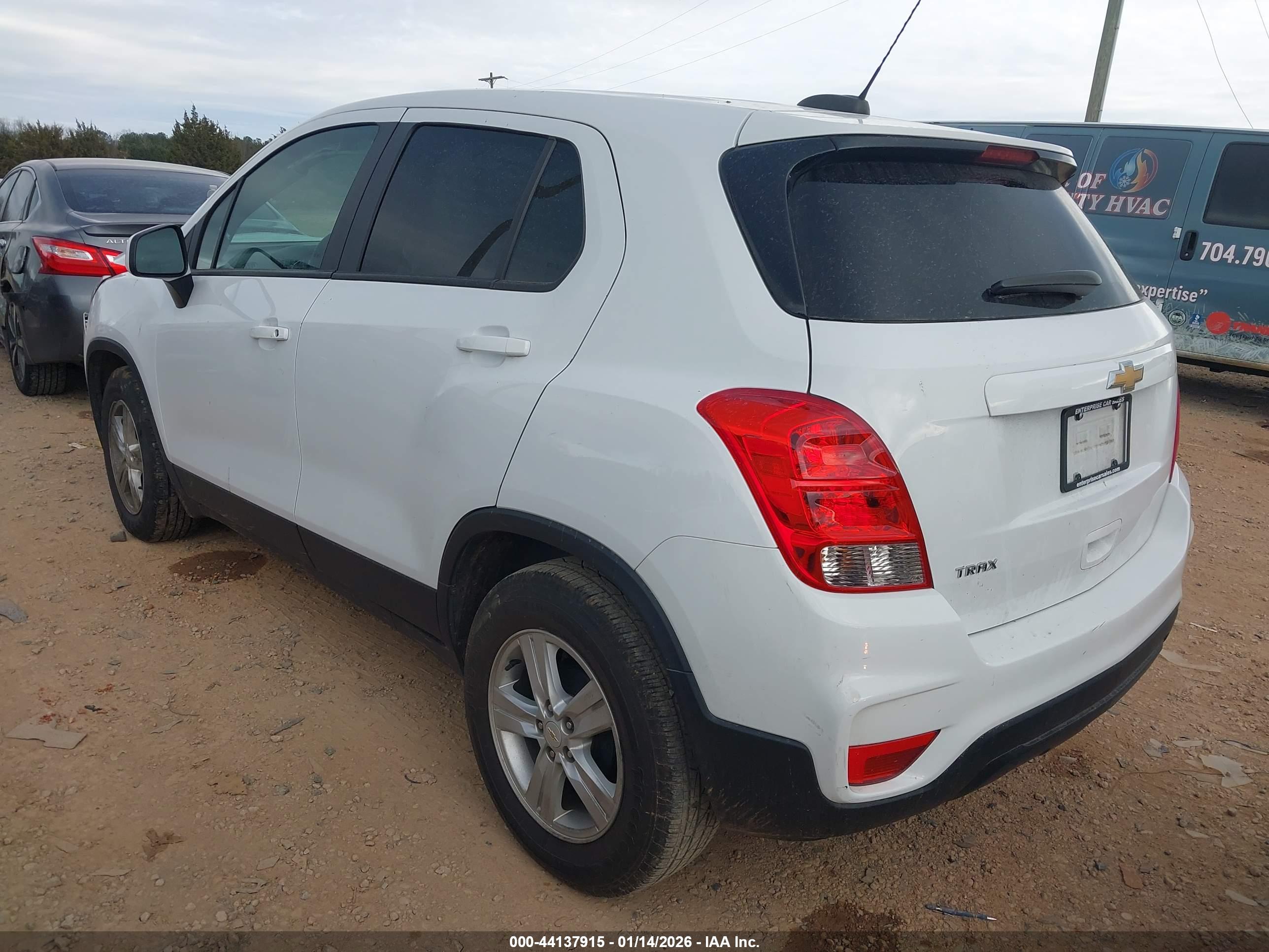 CHEVROLET TRAX image 3
