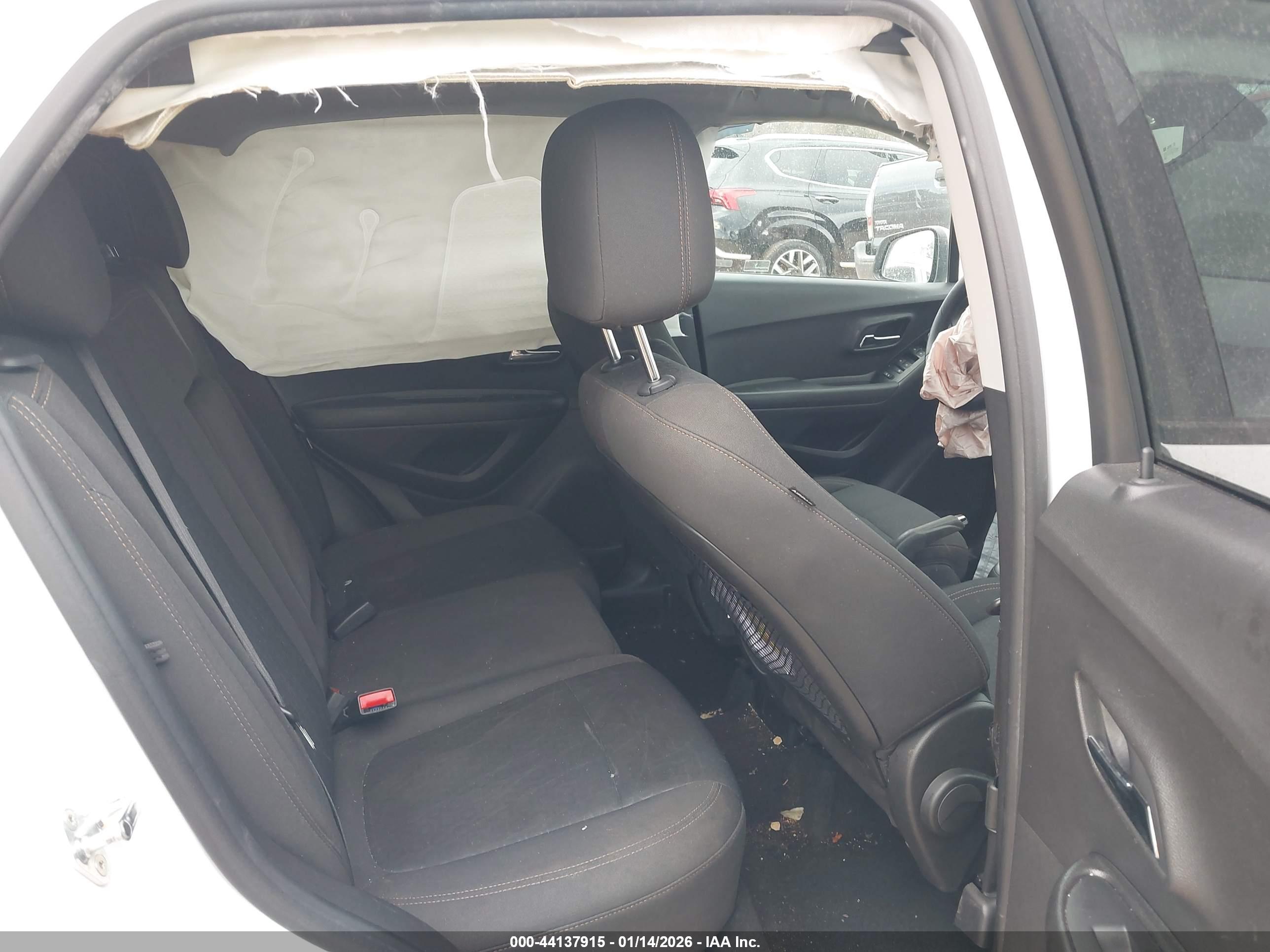 CHEVROLET TRAX image 8