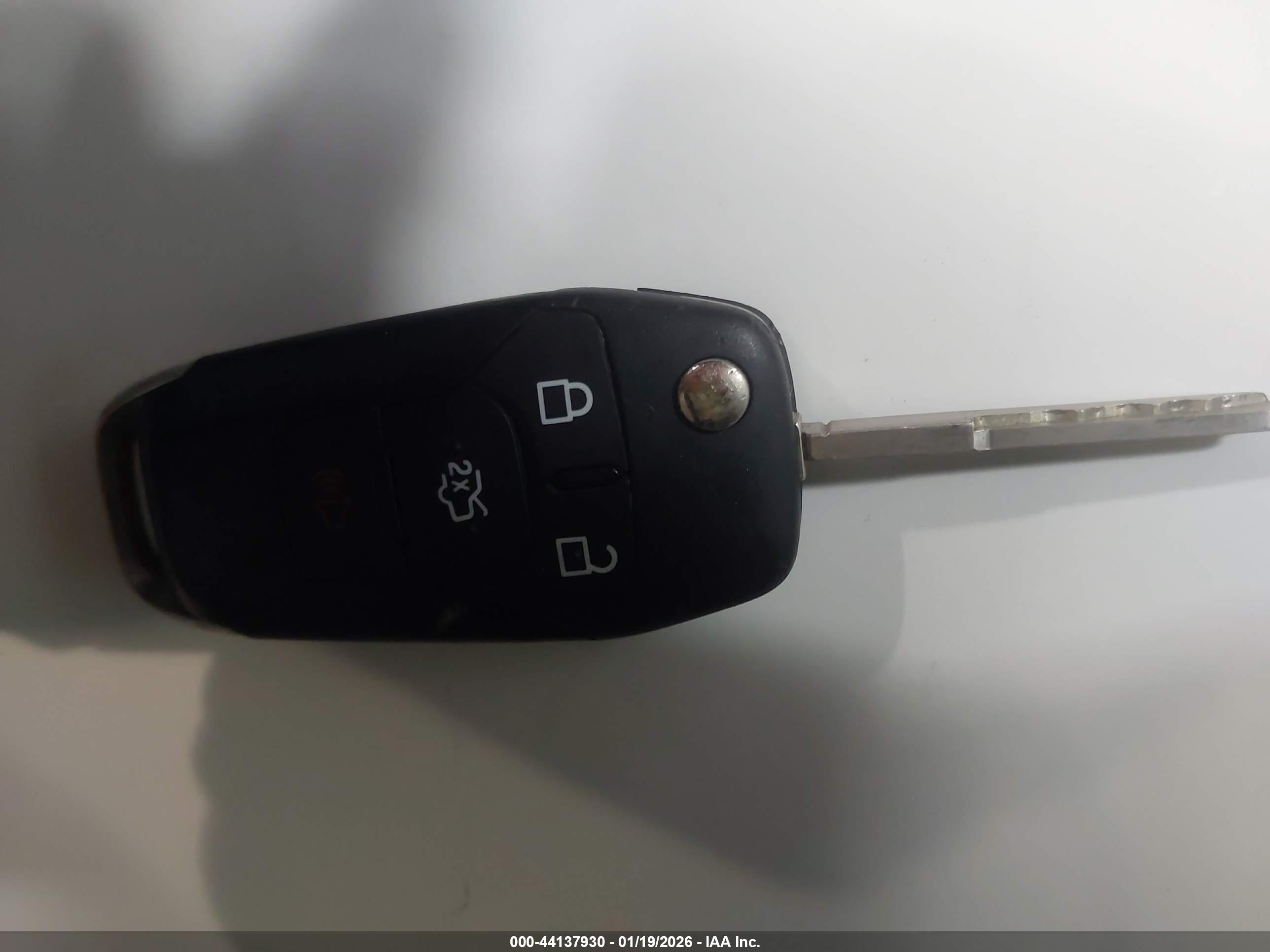 FORD FUSION image 11