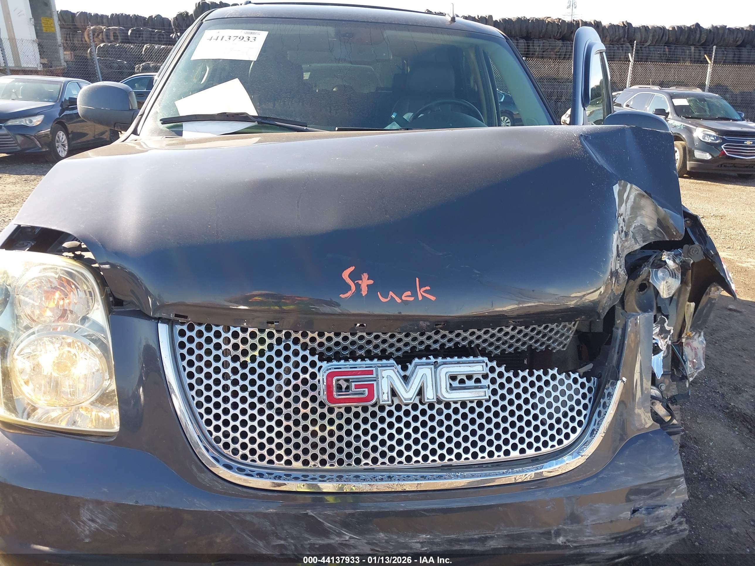 GMC YUKON image 10