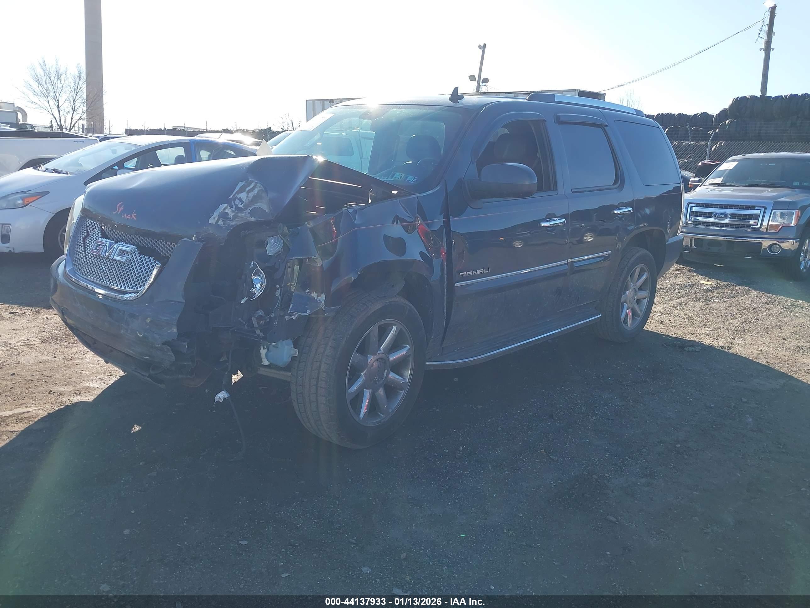 GMC YUKON image 2