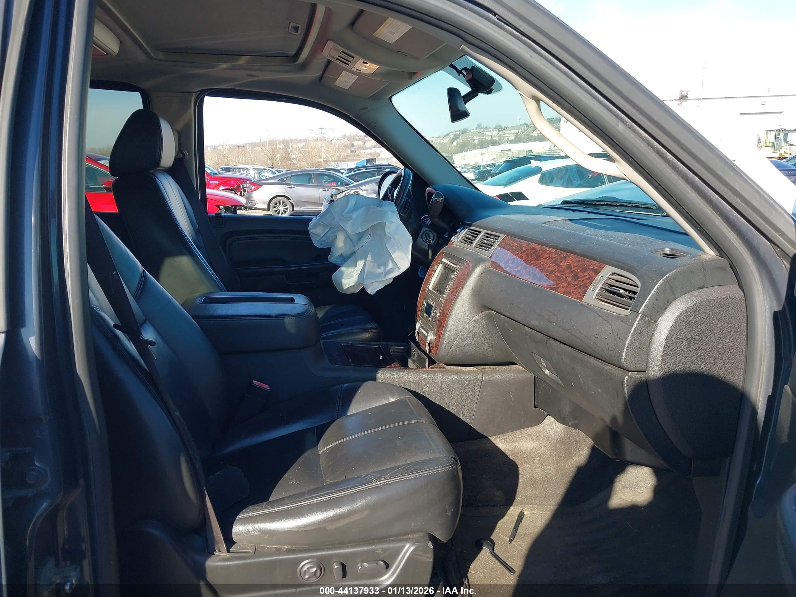 GMC YUKON image 5