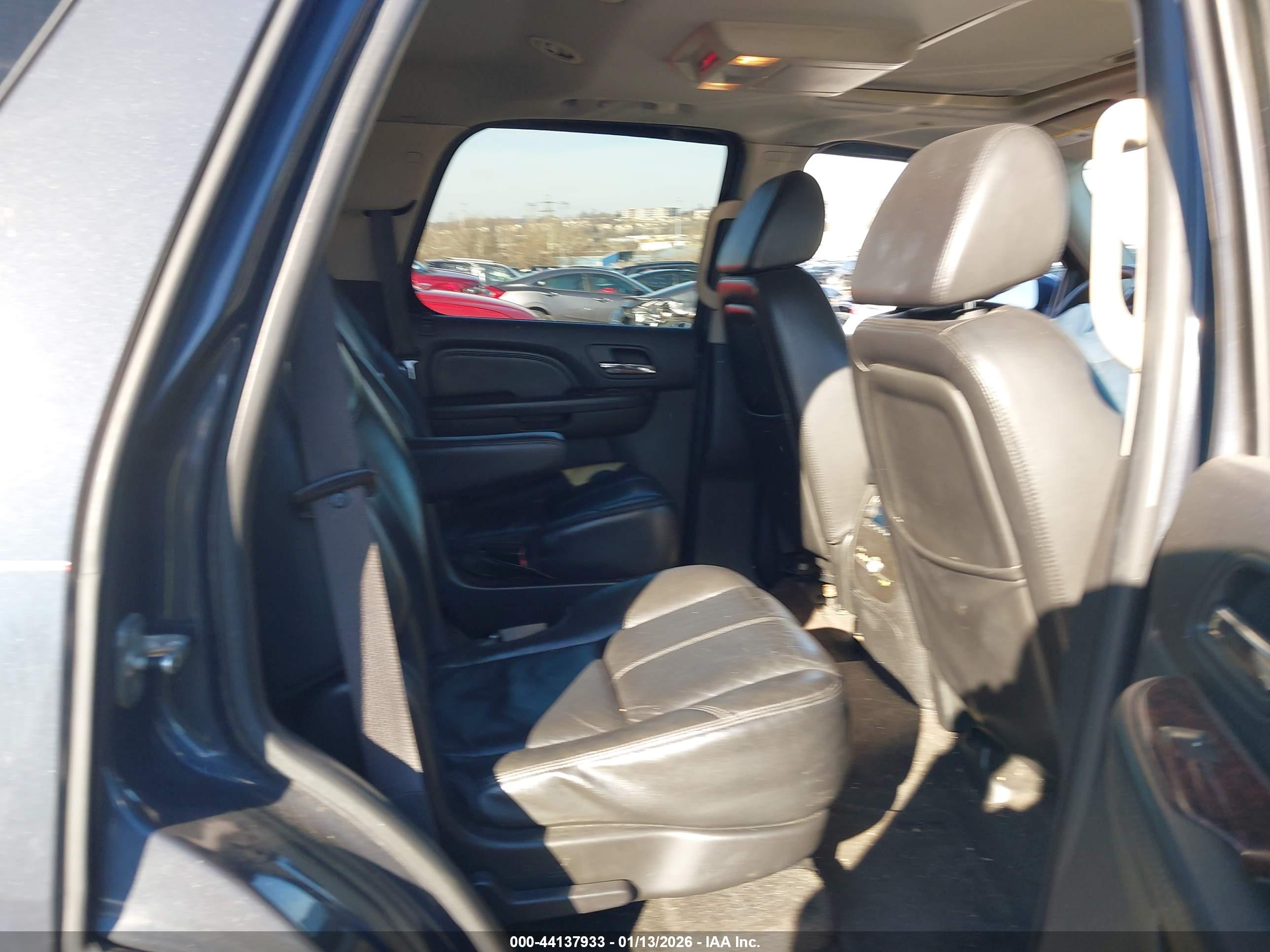 GMC YUKON image 8