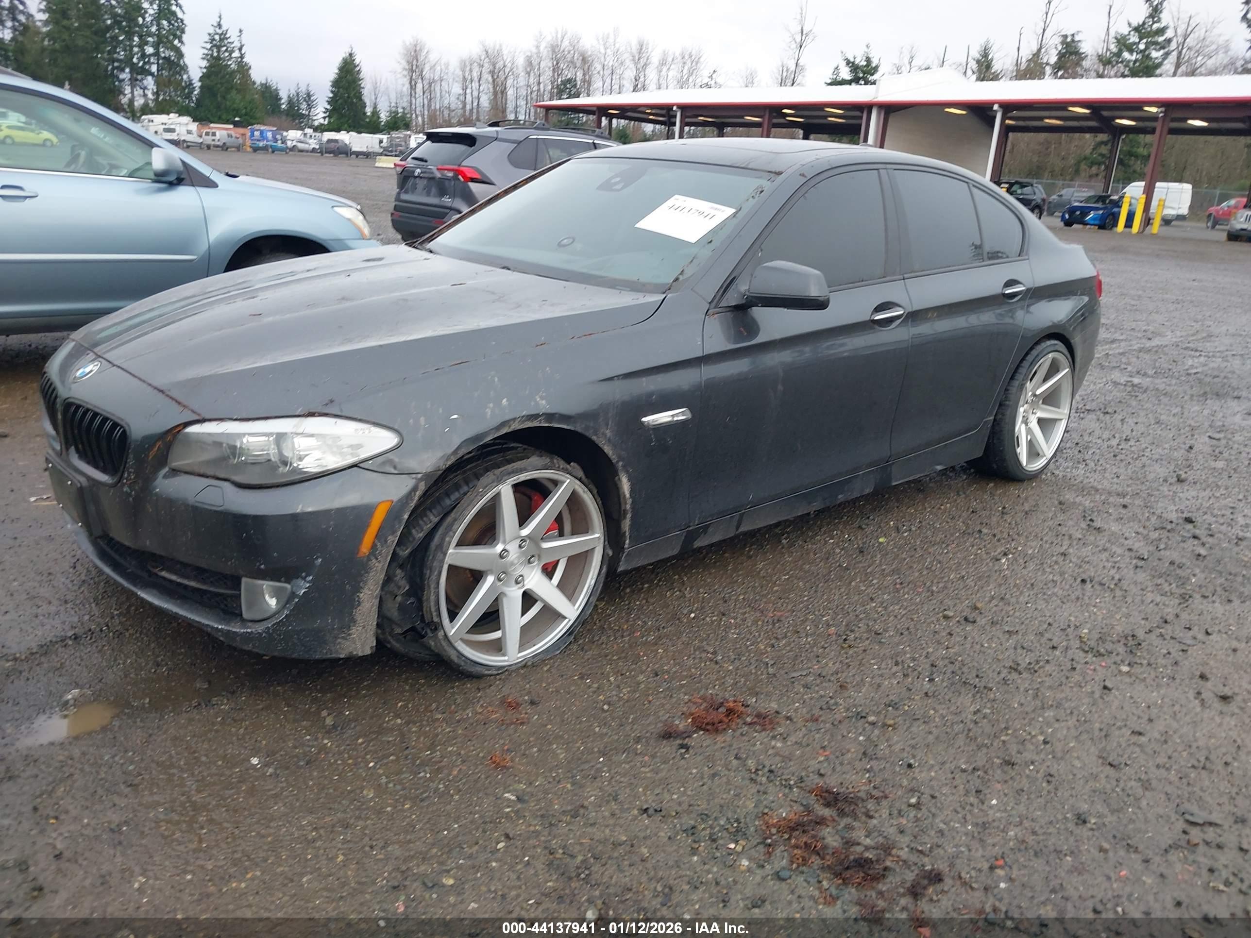 BMW 550I image 2