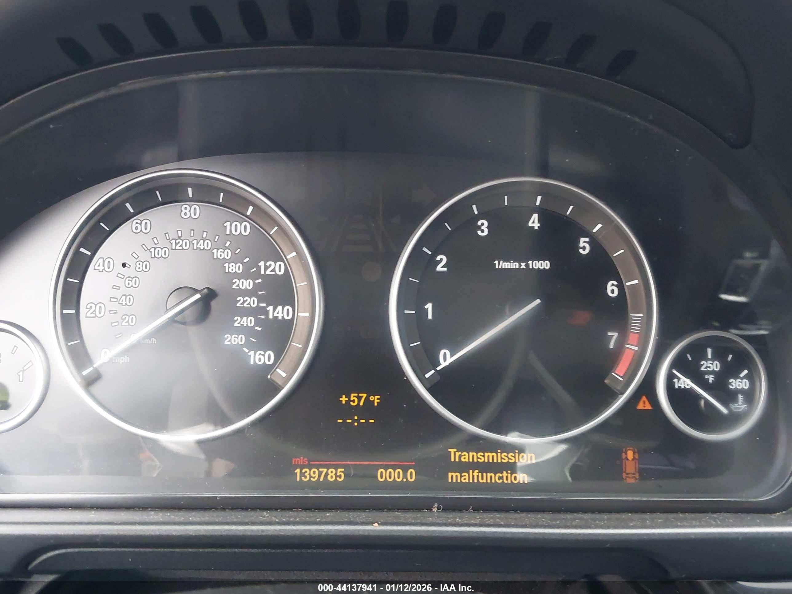 BMW 550I image 7