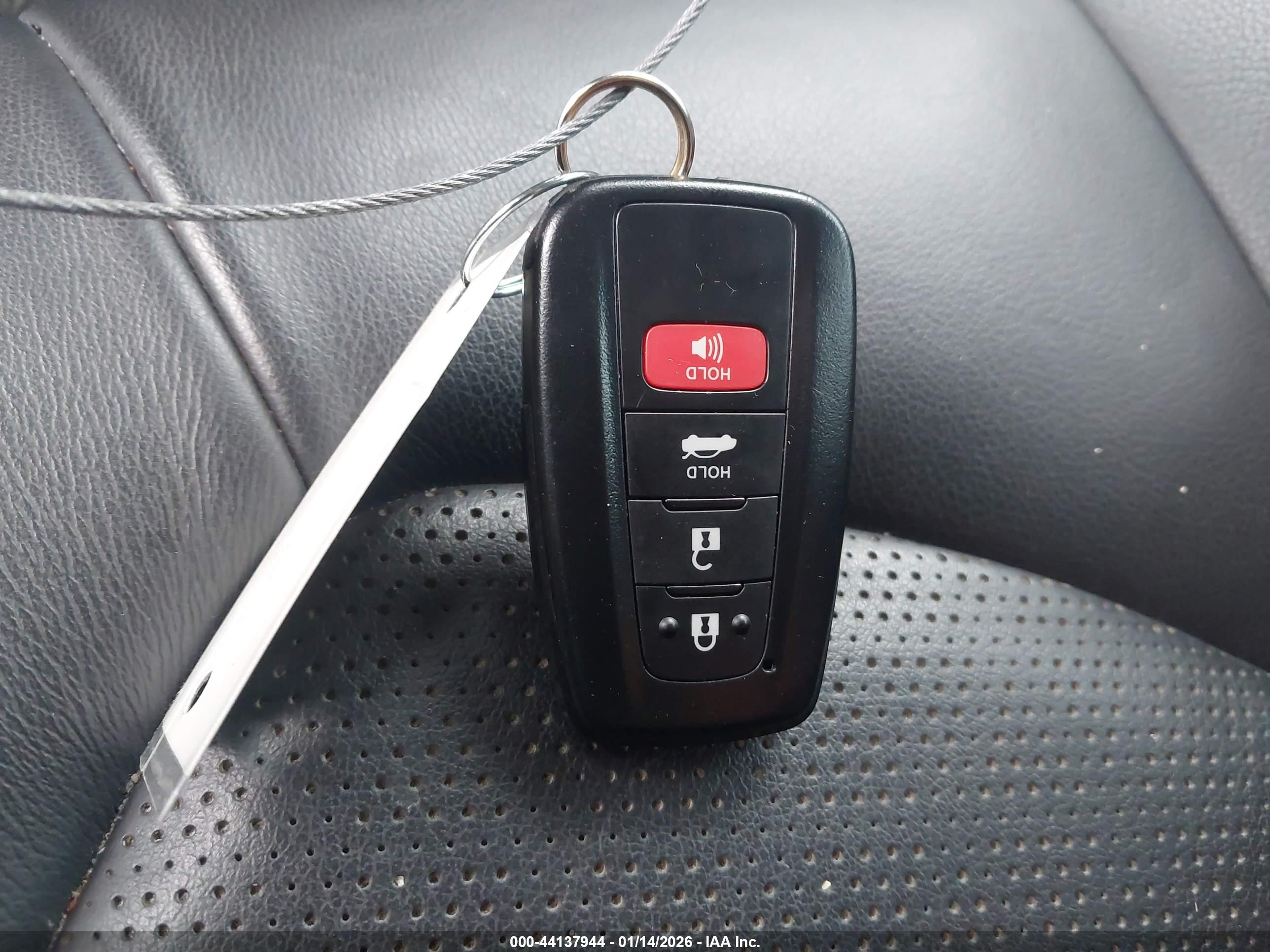TOYOTA CAMRY image 11