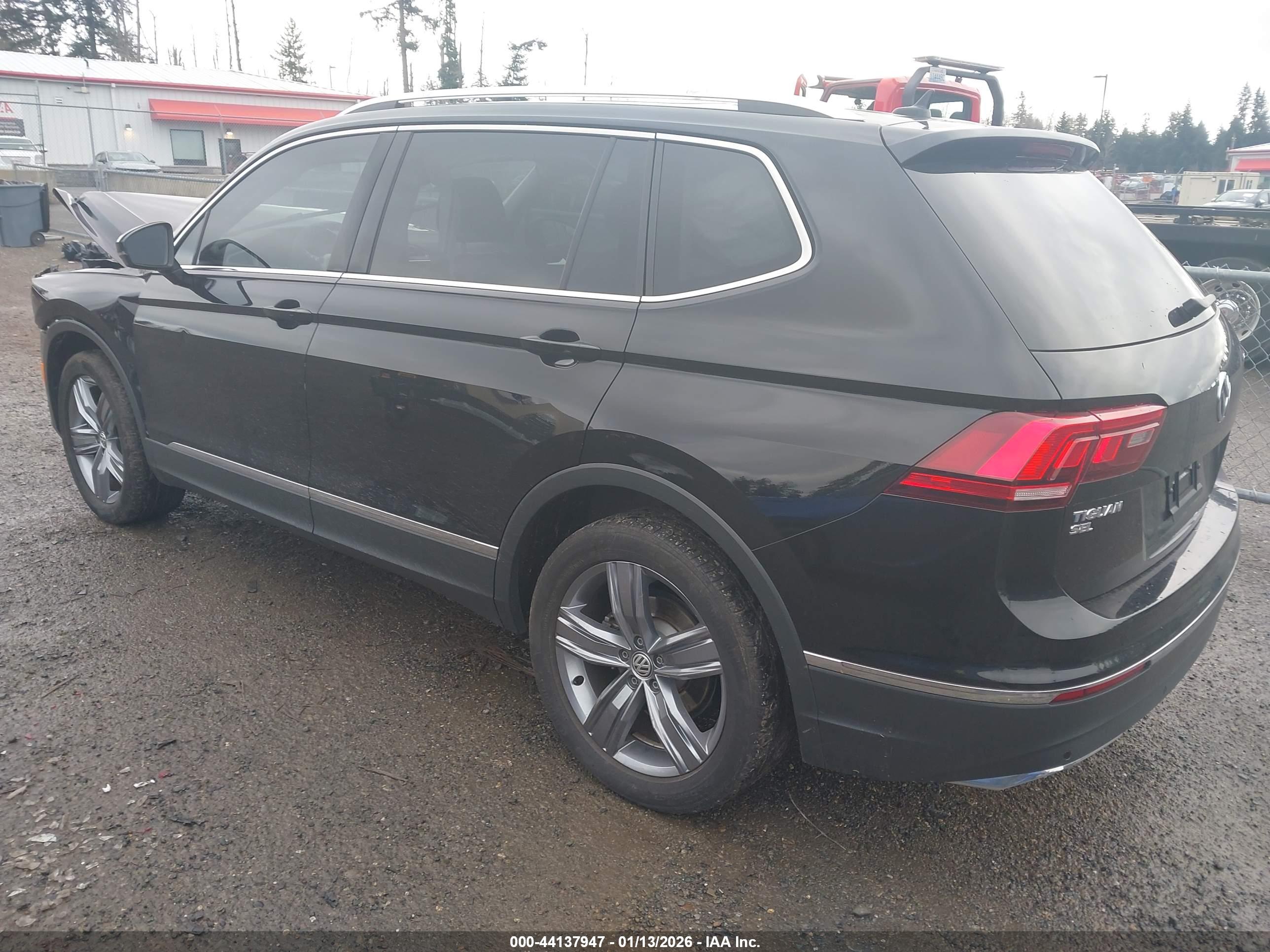 VOLKSWAGEN TIGUAN image 3