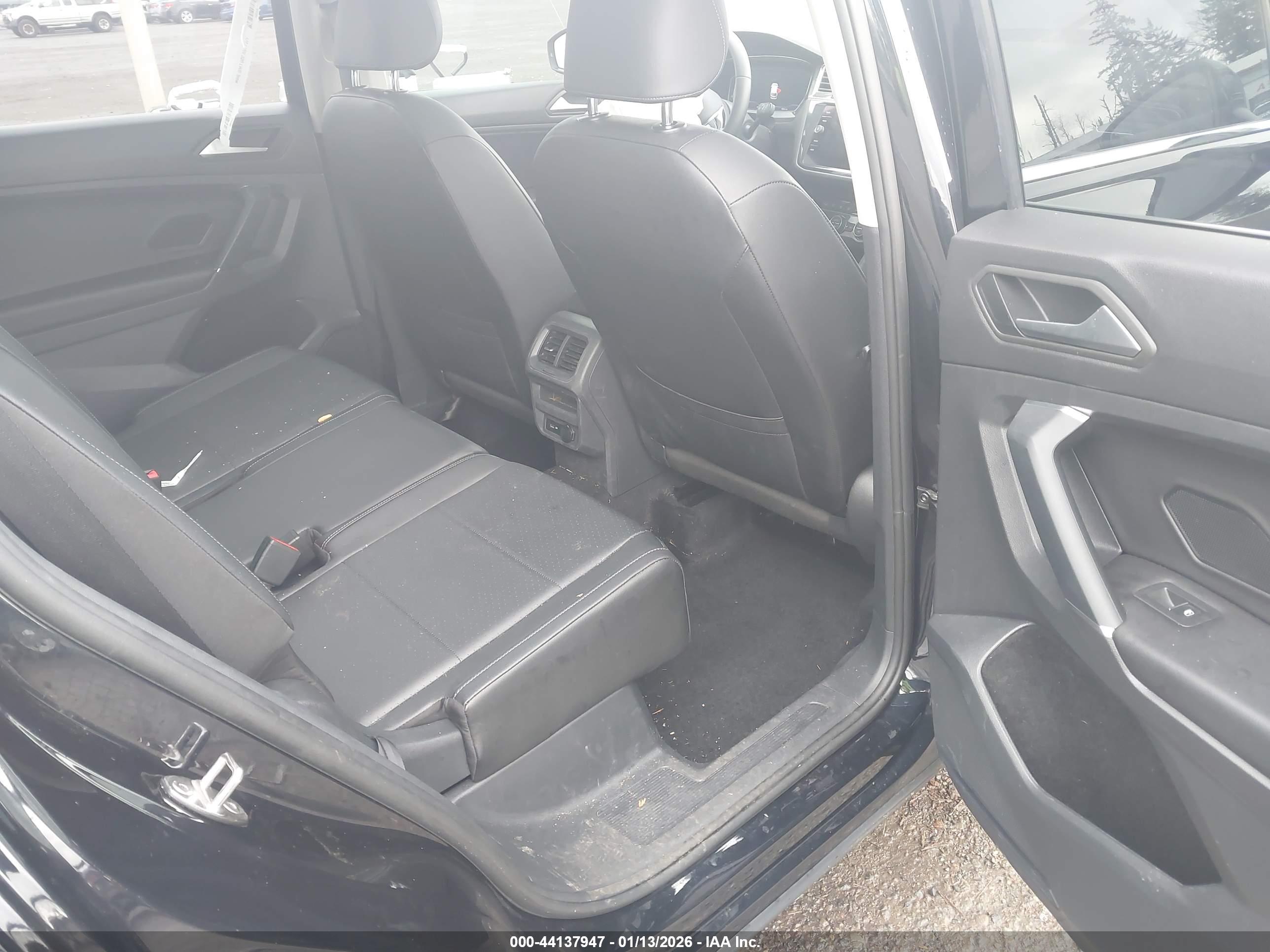 VOLKSWAGEN TIGUAN image 8