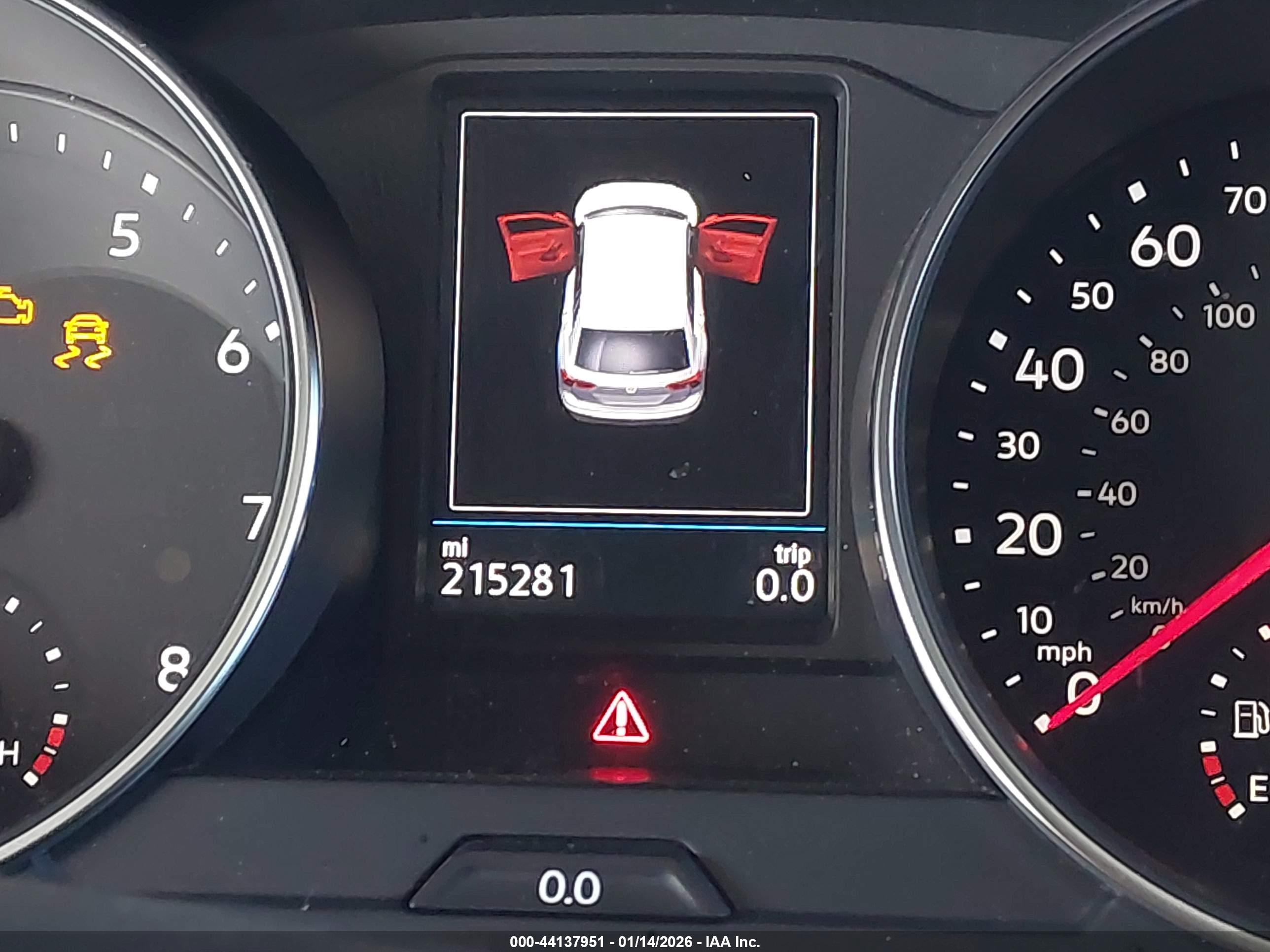VOLKSWAGEN TIGUAN image 7