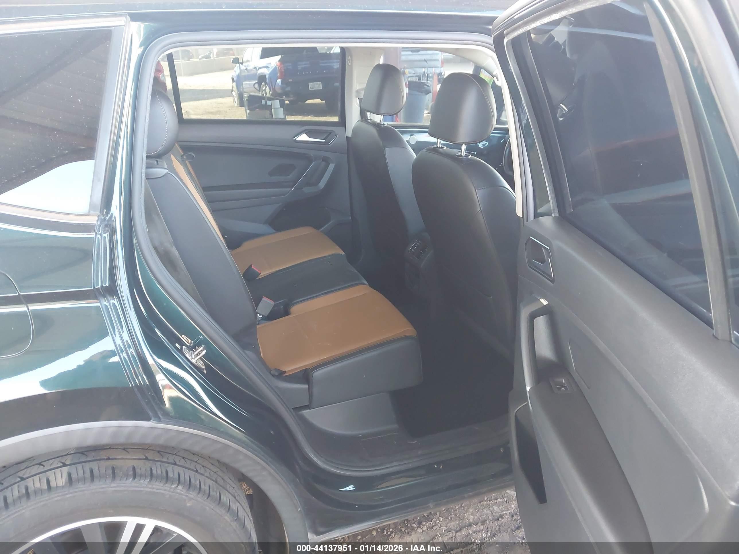 VOLKSWAGEN TIGUAN image 8
