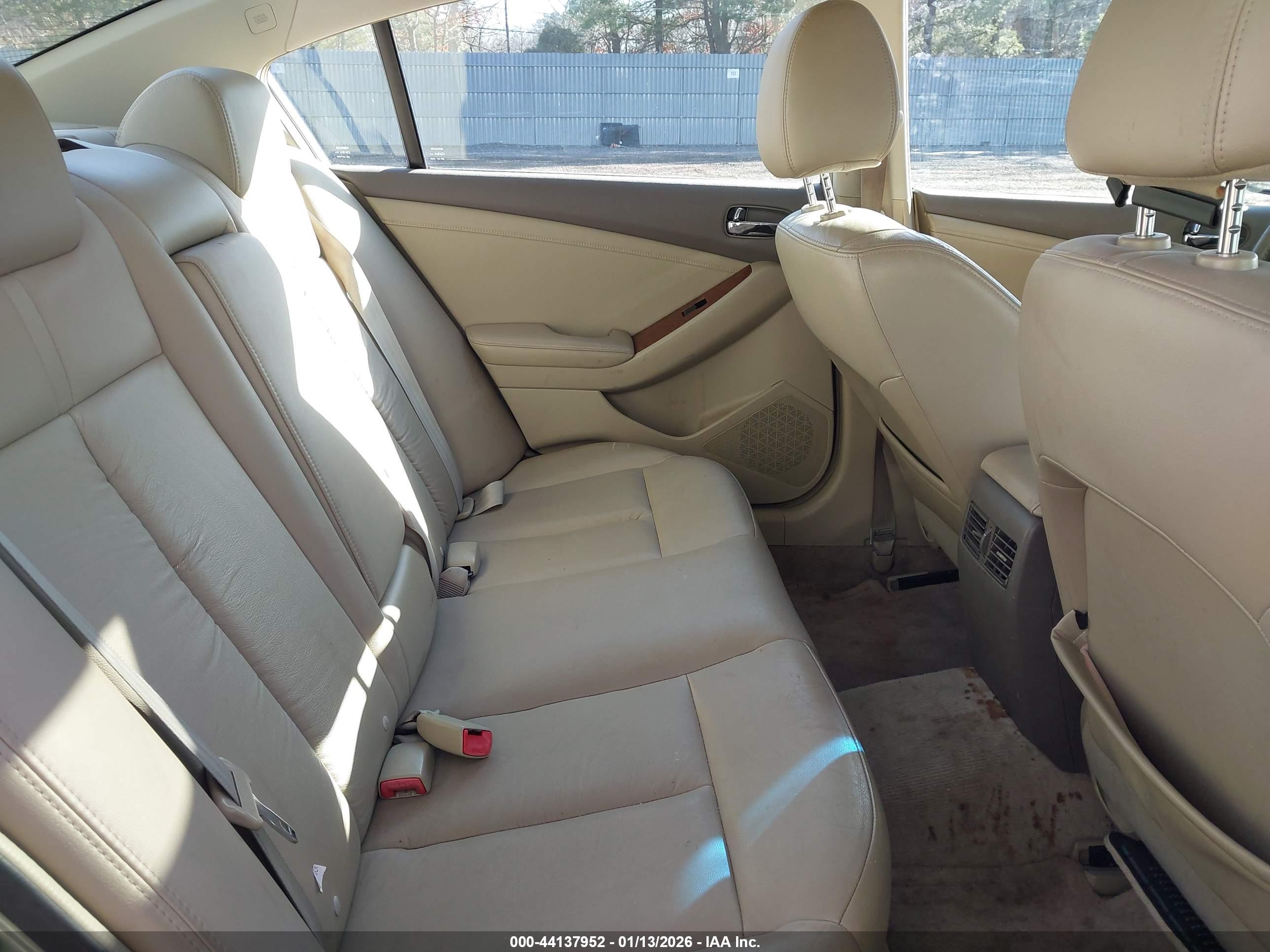 NISSAN ALTIMA image 8
