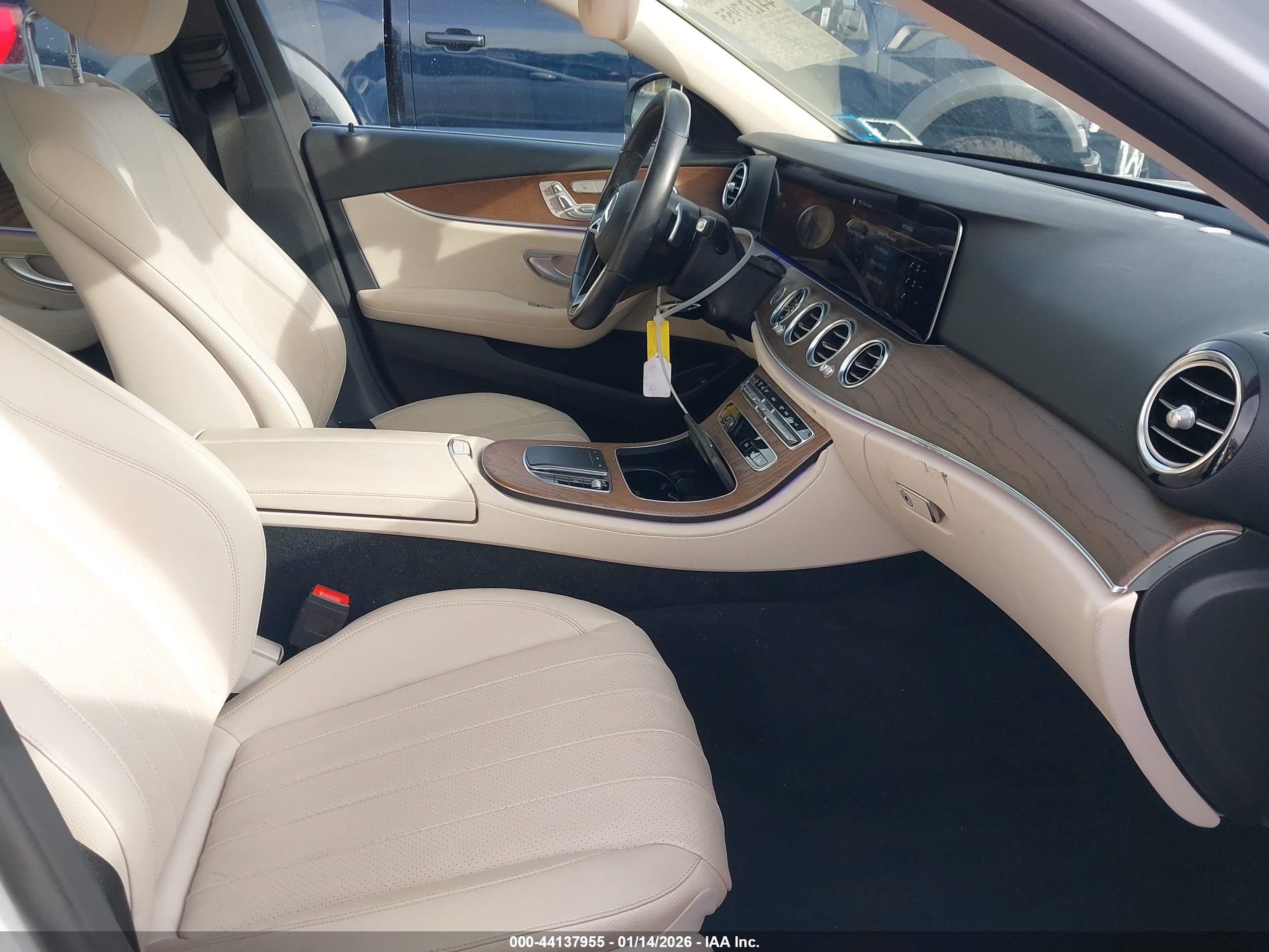 MERCEDES-BENZ E image 5